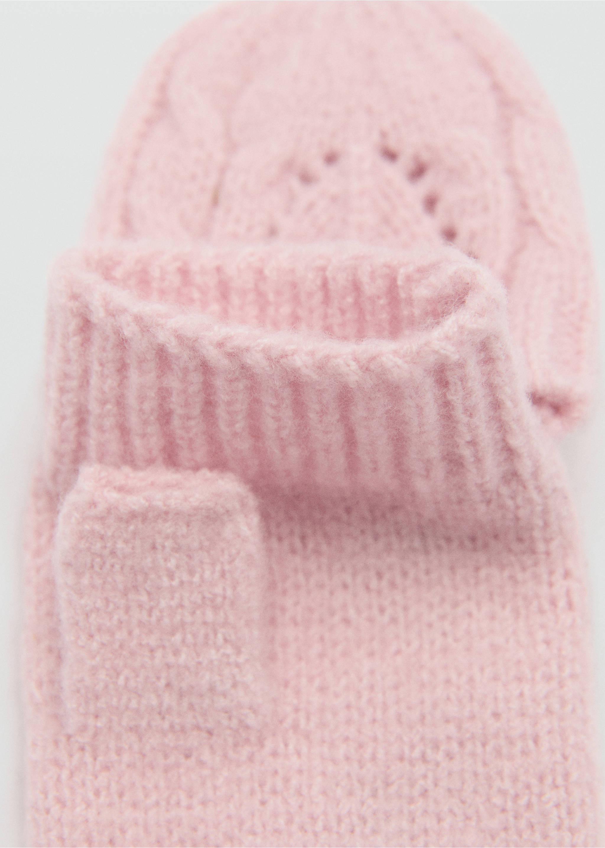 Knit gloves - Details of the article 1, Pale Pink. Ref: 77015992-00.
