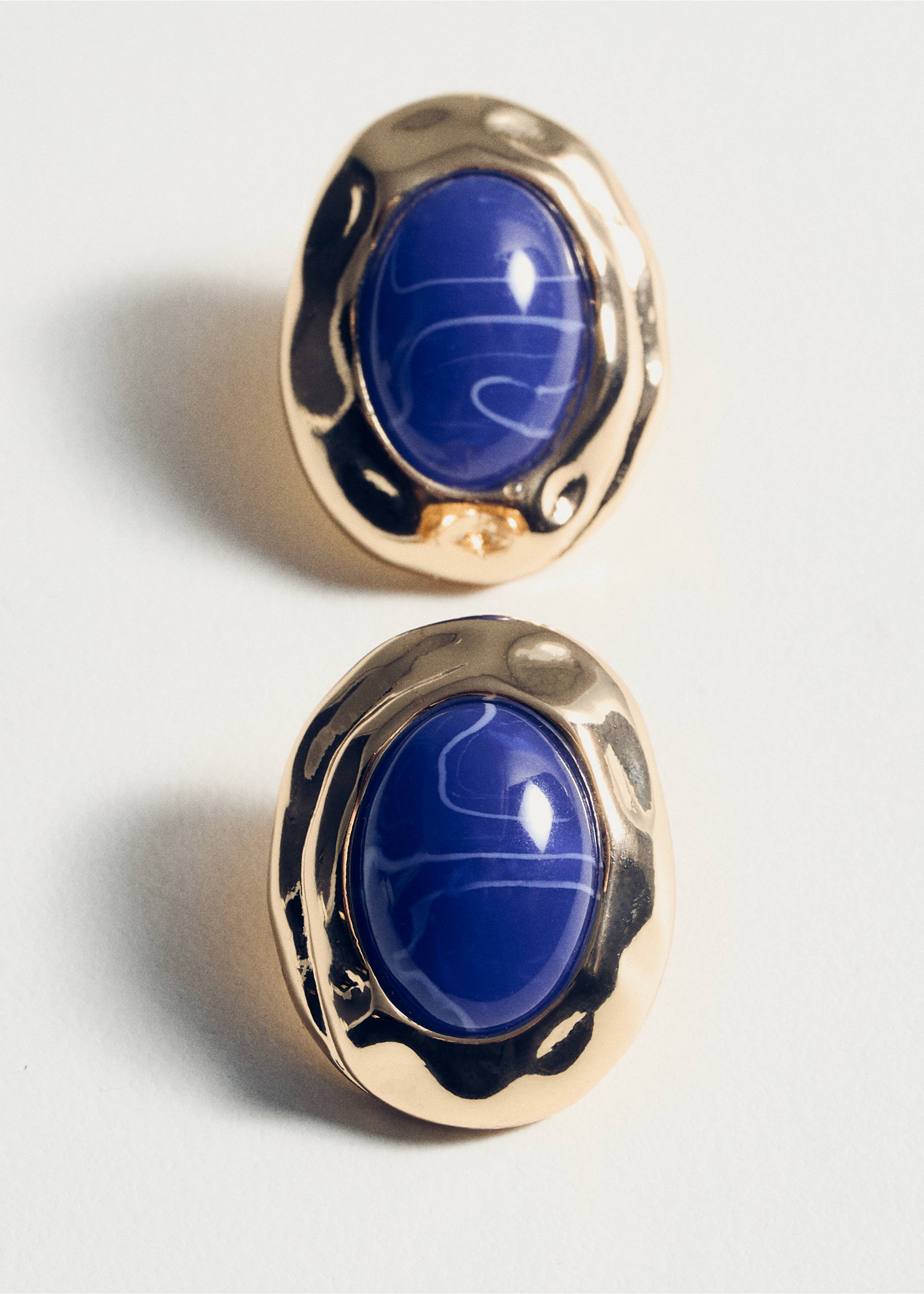 Oval bead earrings - Details of the article 5, Gold. Ref: 77016007-00.