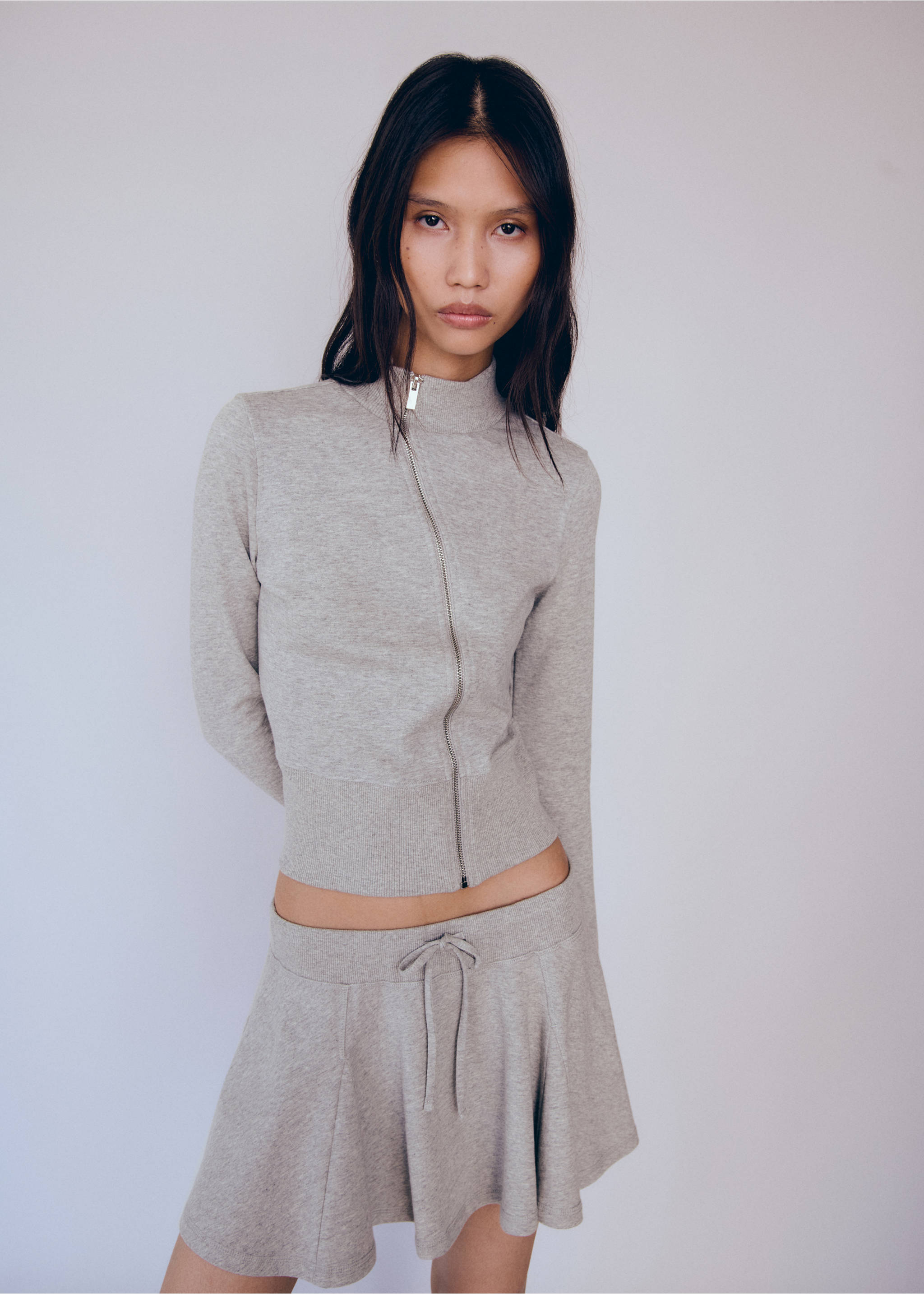 Sweatshirt with asymmetrical zip - Medium plane, Light Heather Grey. Ref: 77016350-00.