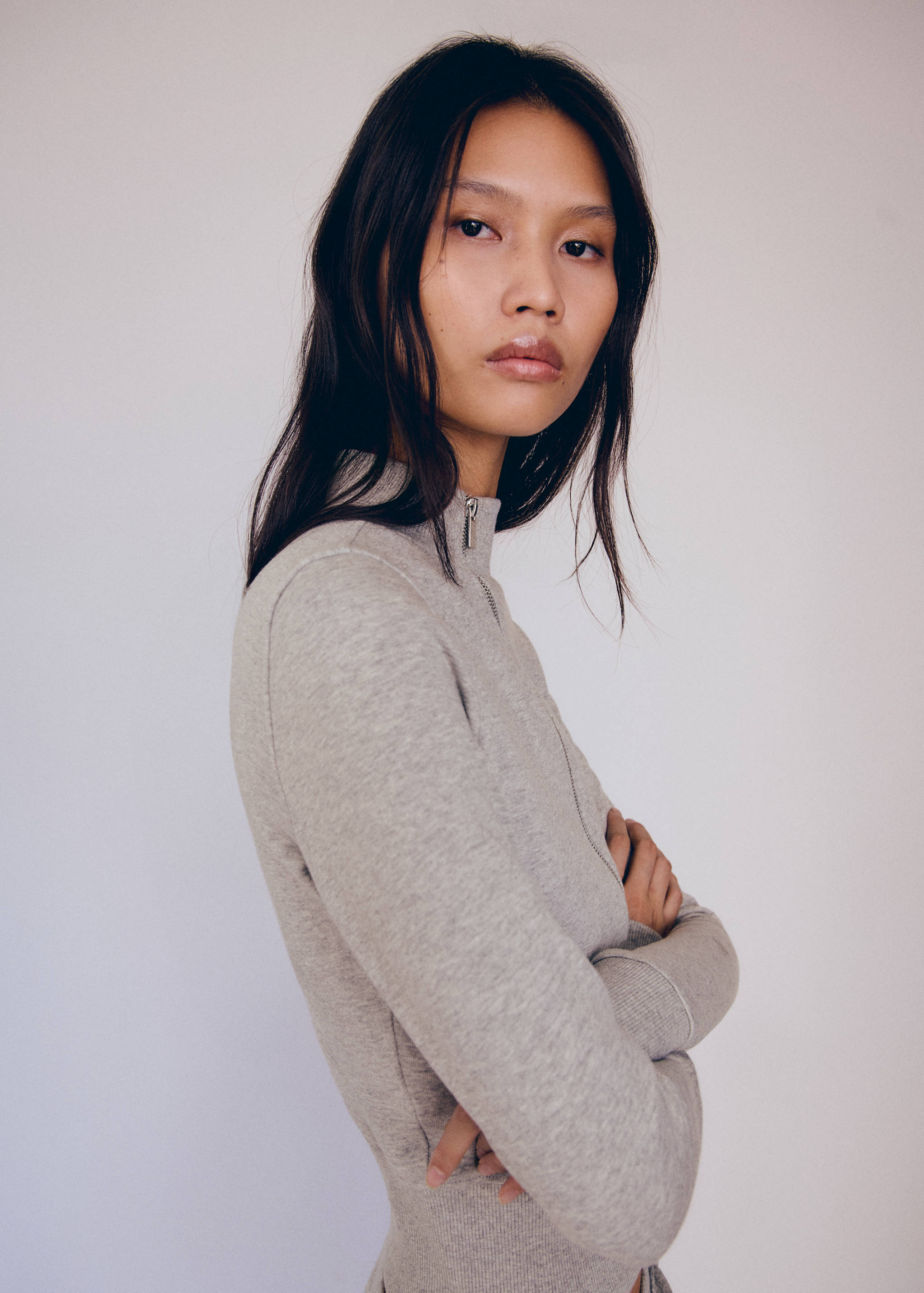 Sweatshirt with asymmetrical zip - Details of the article 1