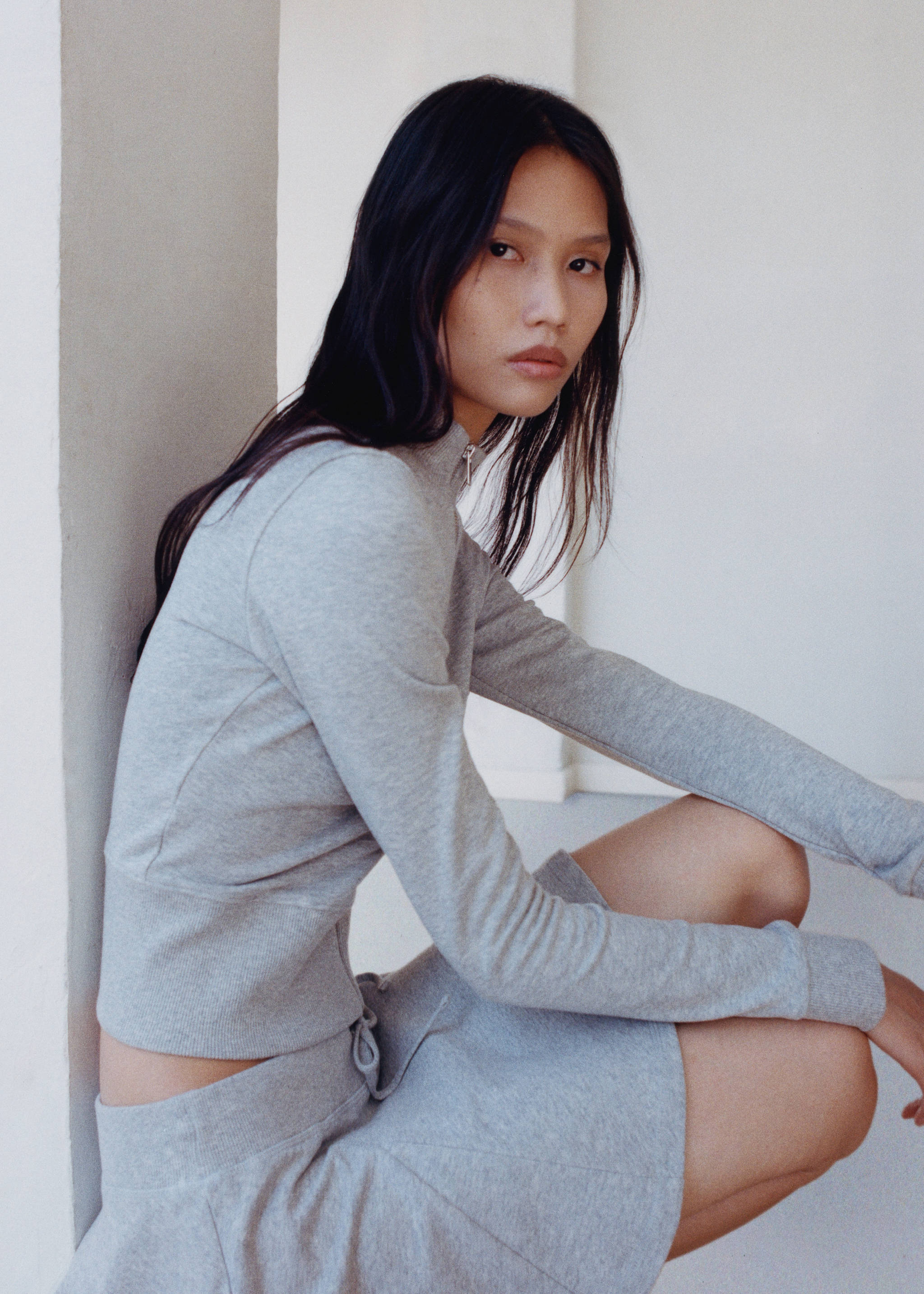 Sweatshirt with asymmetrical zip - Details of the article 6