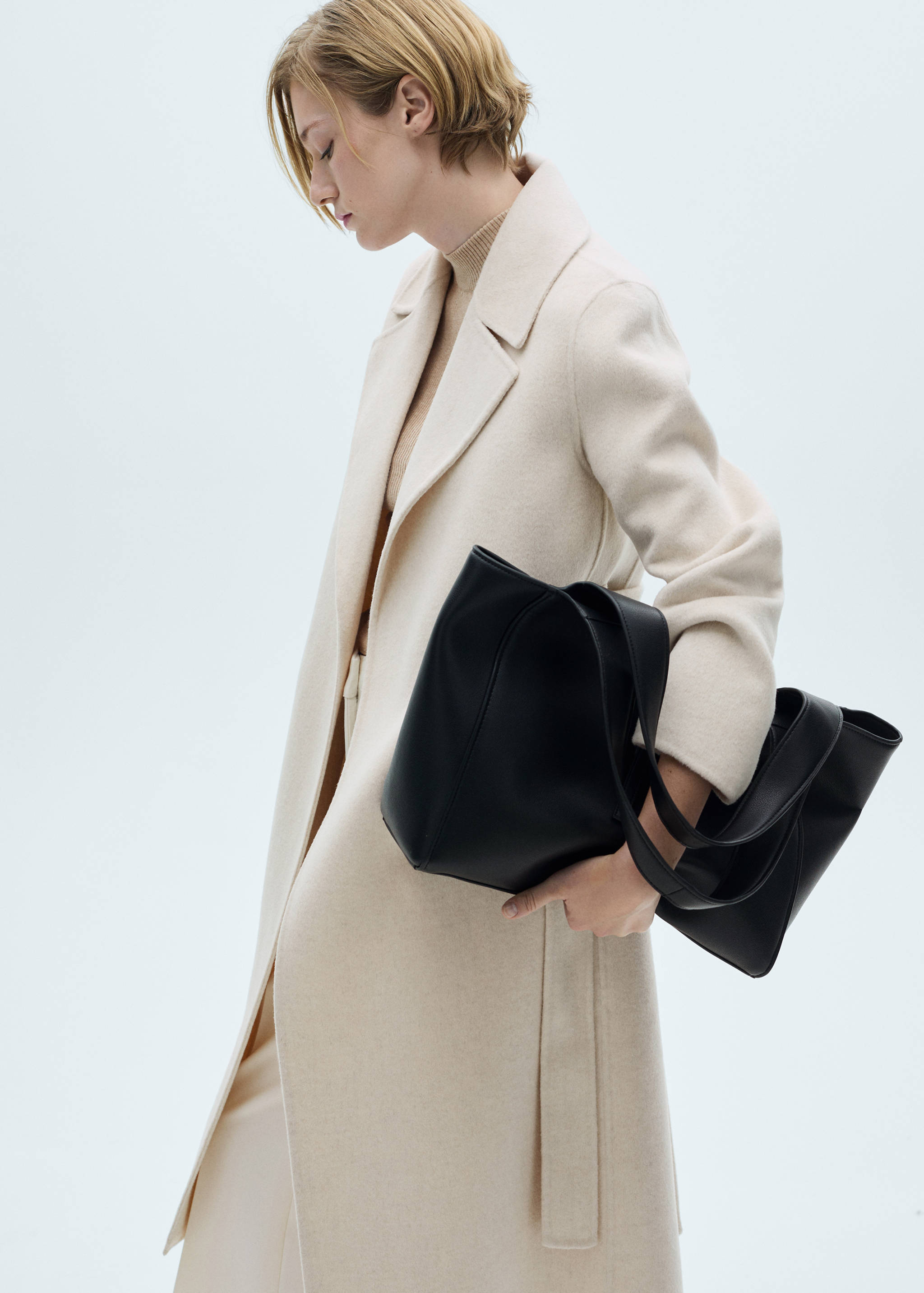 Handmade wool coat with belt - Details of the article 2