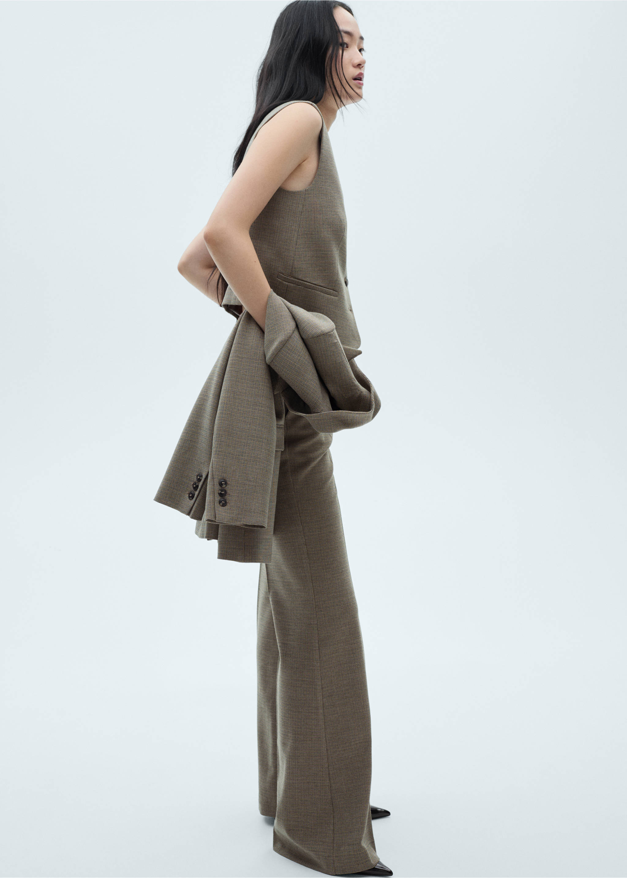 Spodnie garniturowe flare - Szczegóły artykułu 2, Khaki. Ref: 77016727-00.