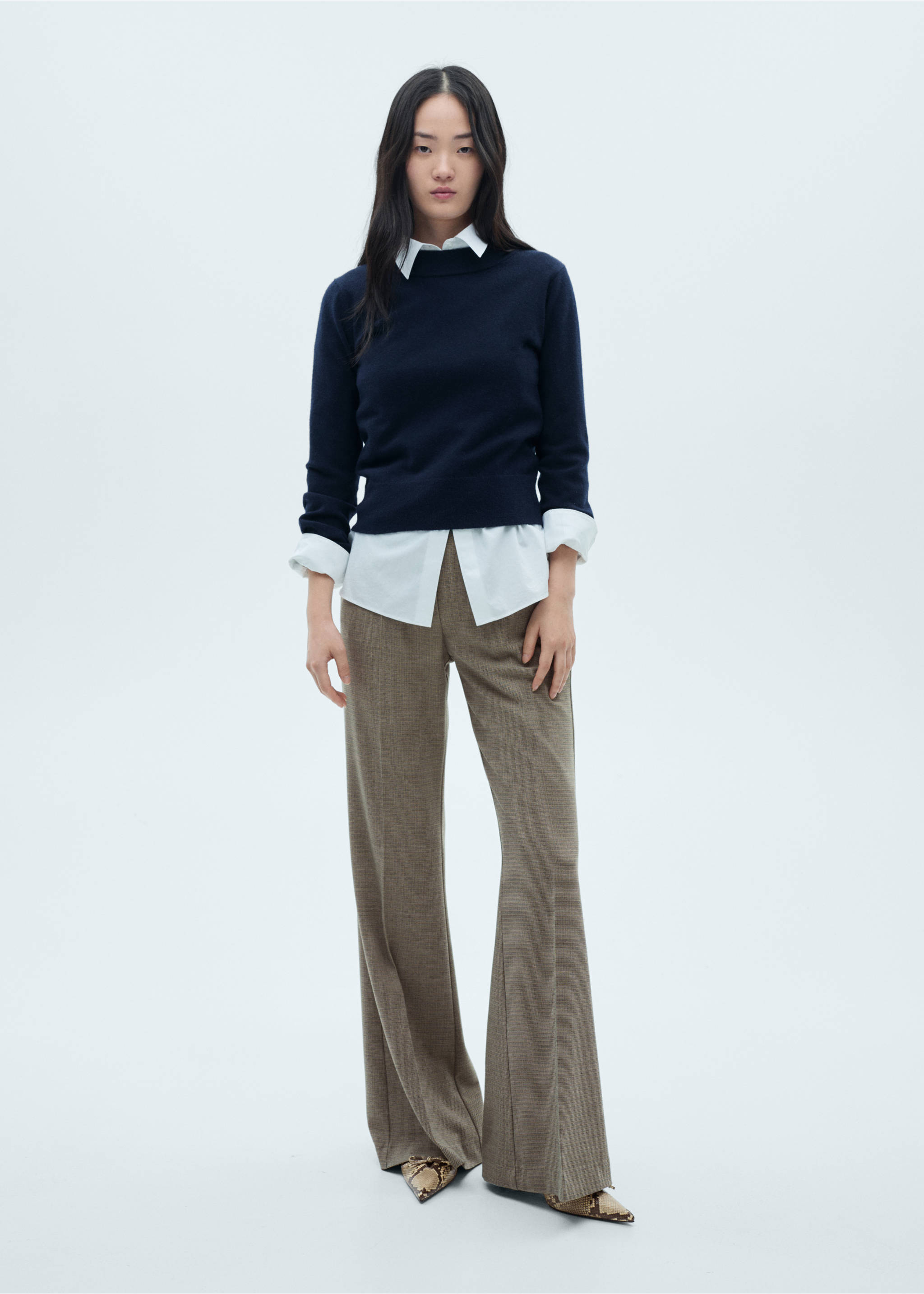 Spodnie garniturowe flare - Szczegóły artykułu 7, Khaki. Ref: 77016727-00.