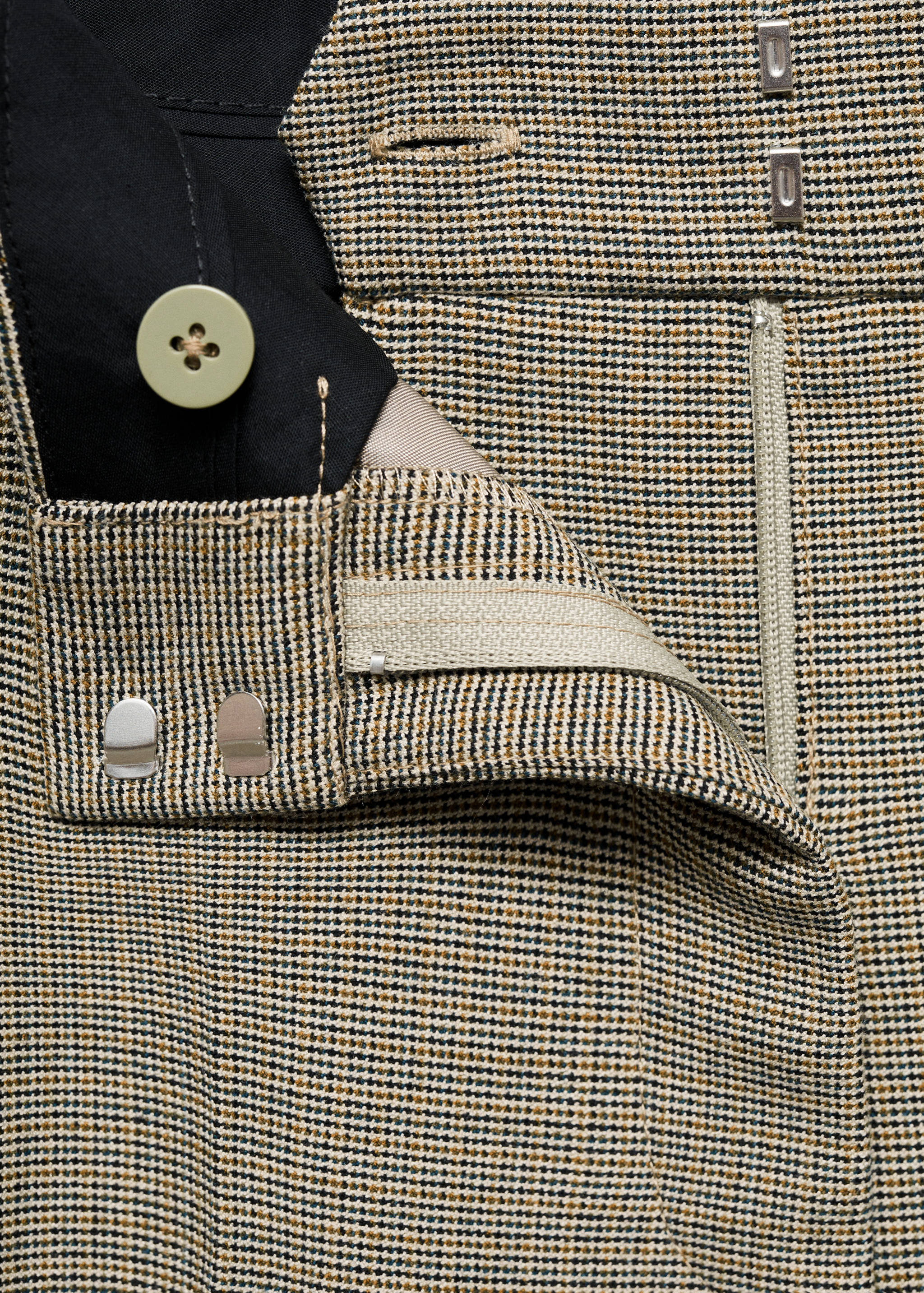 Utsvängda kostymbyxor - Detaljer om artikeln 8