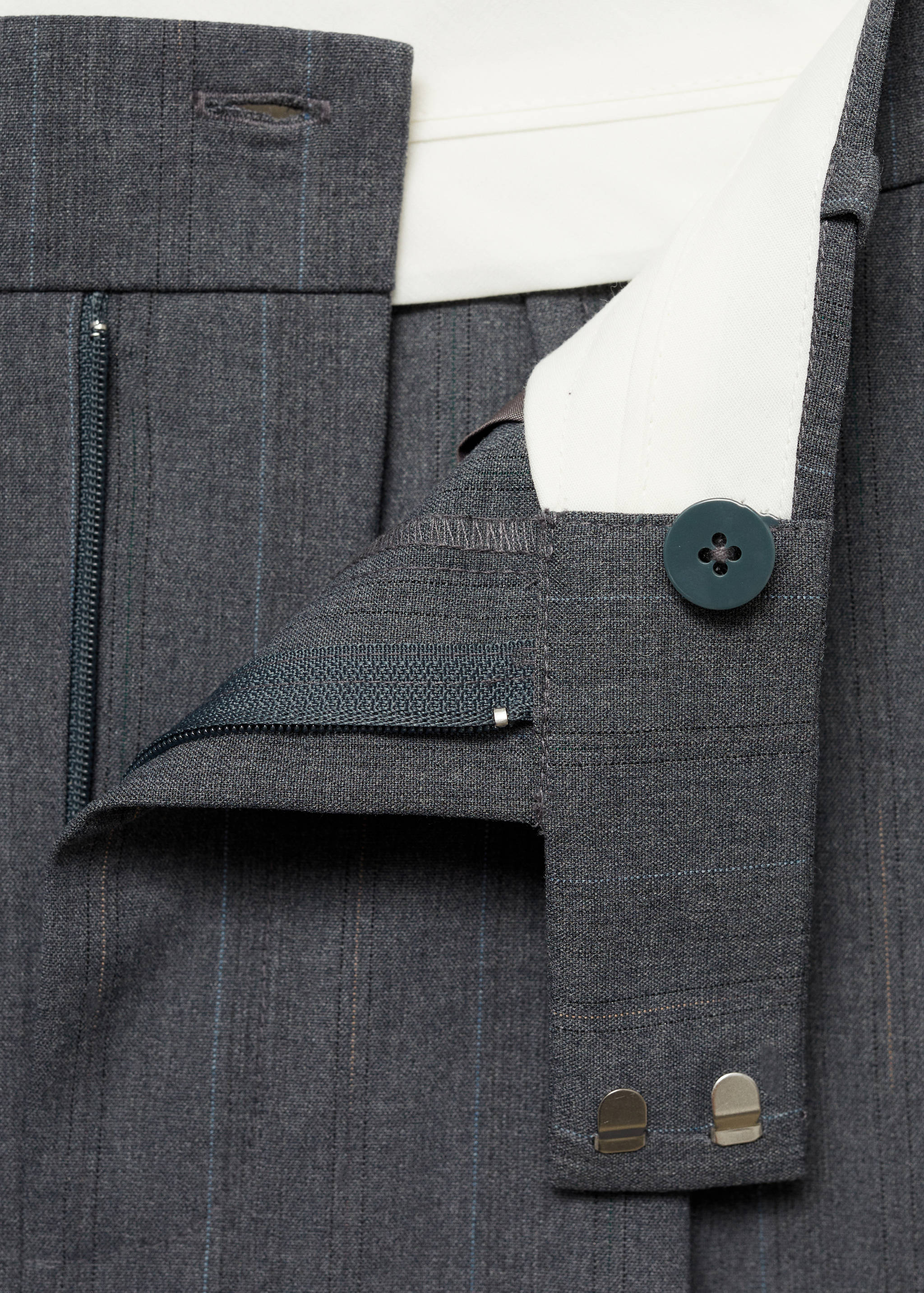 Nålrandiga kostymbyxor - Detaljer om artikeln 0