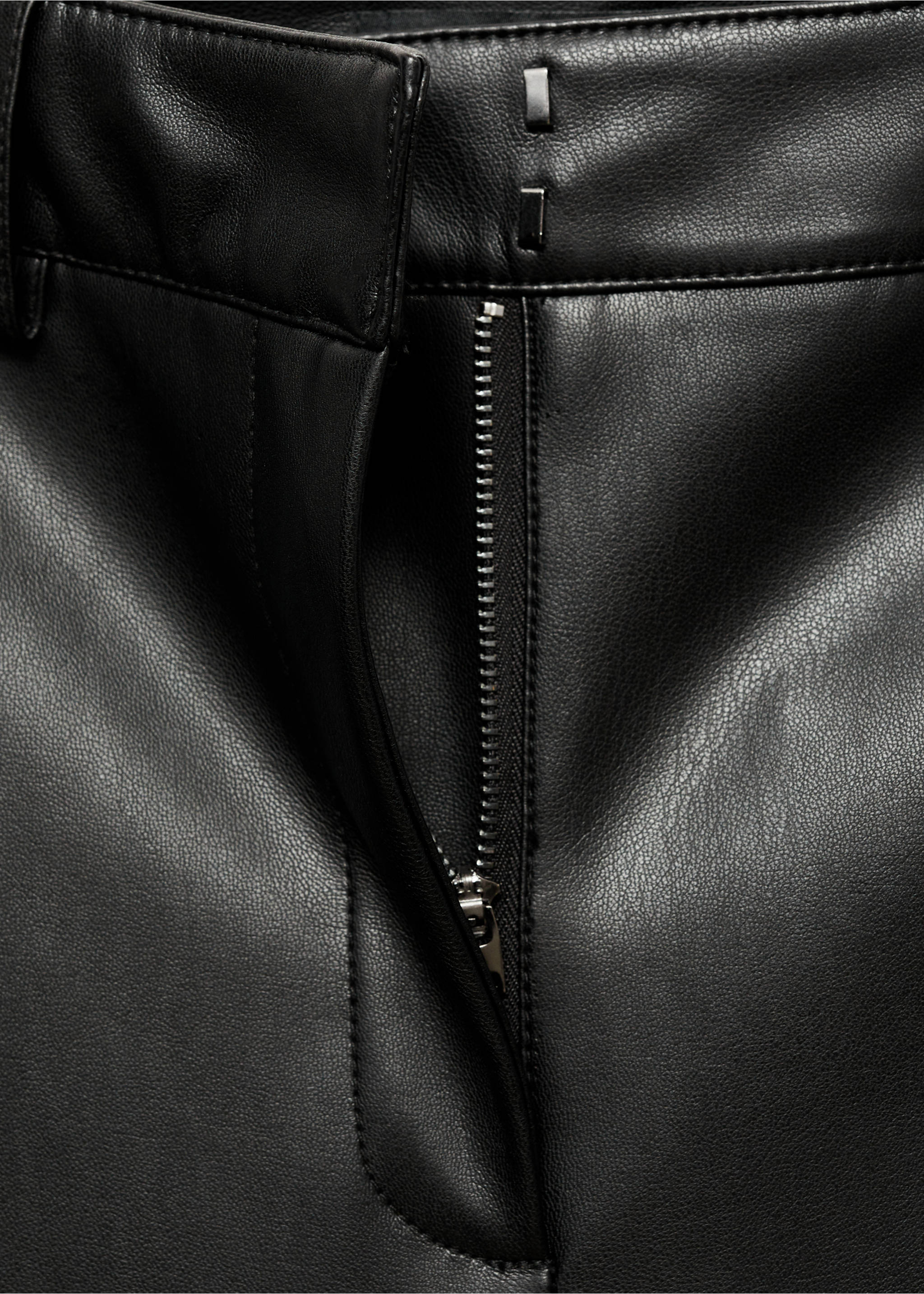 Wideleg broek van imitatieleer - Detail van het artikel 8, Zwart. Ref: 77016734-00.