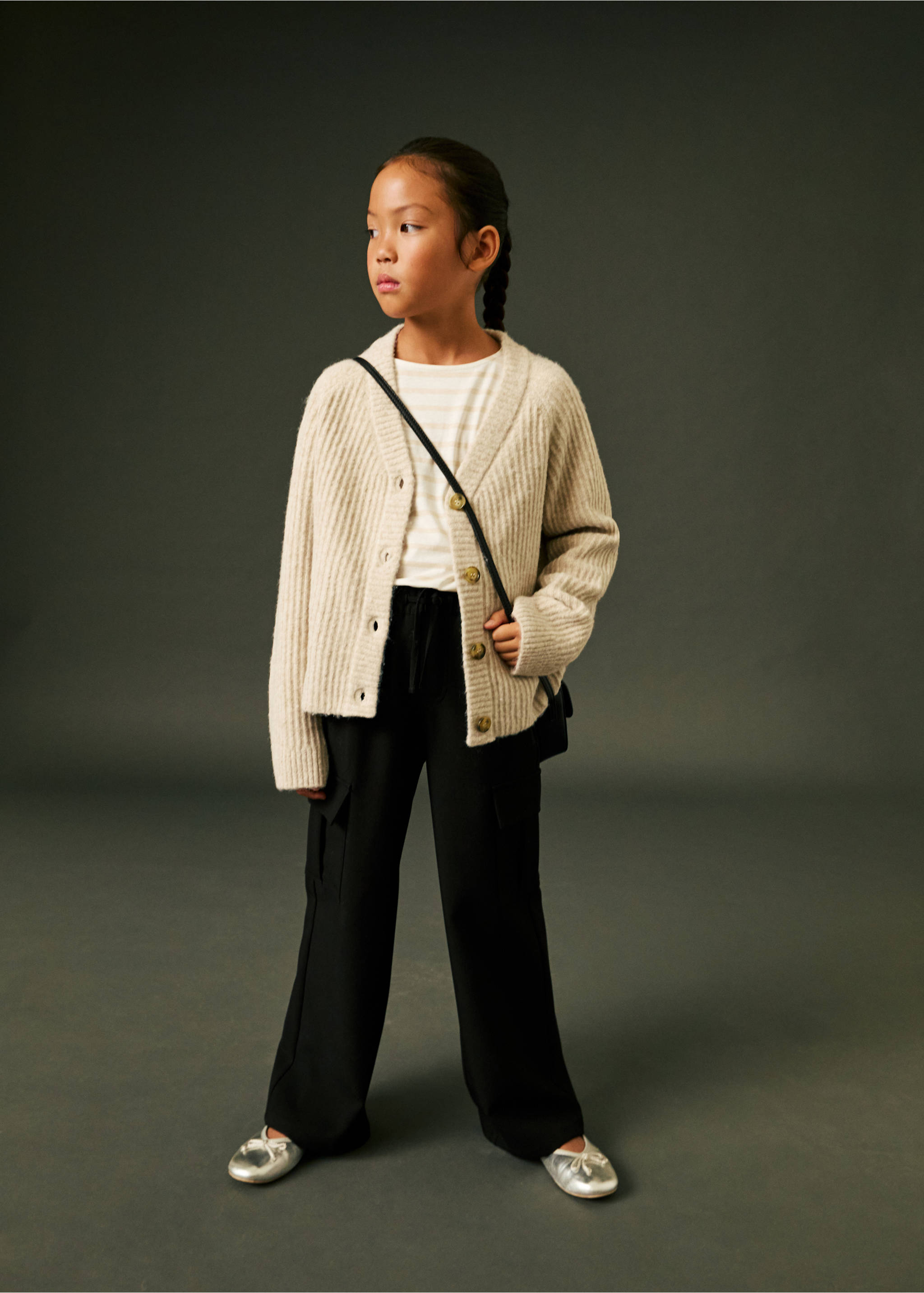 Splývavé kalhoty cargo - Detail zboží 6, Černá. Ref: 77016735-00.