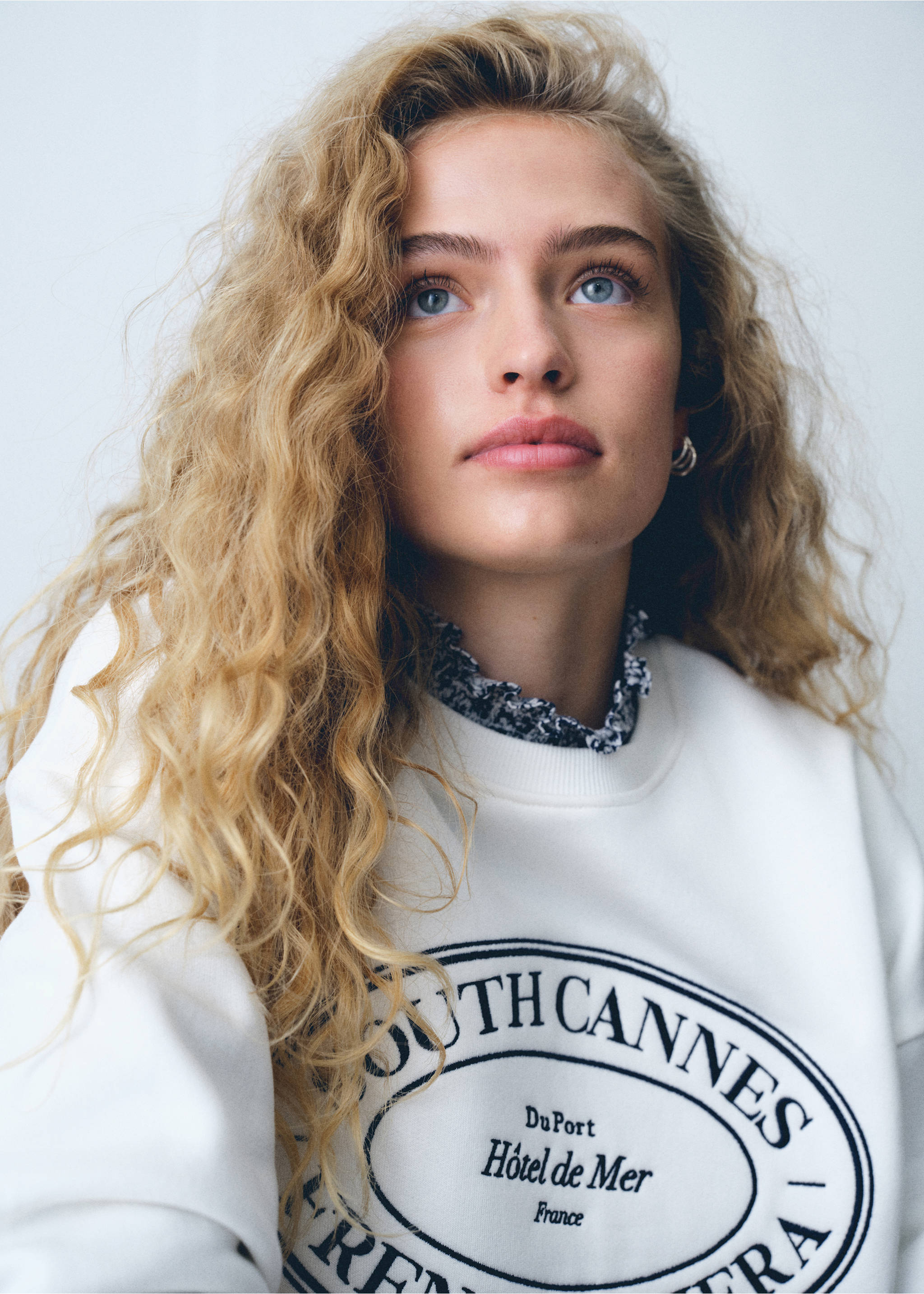 Sweat-shirt coton détails brodés - Détail de l'article 5, Blanc cassé. Ref: 77016739-00.