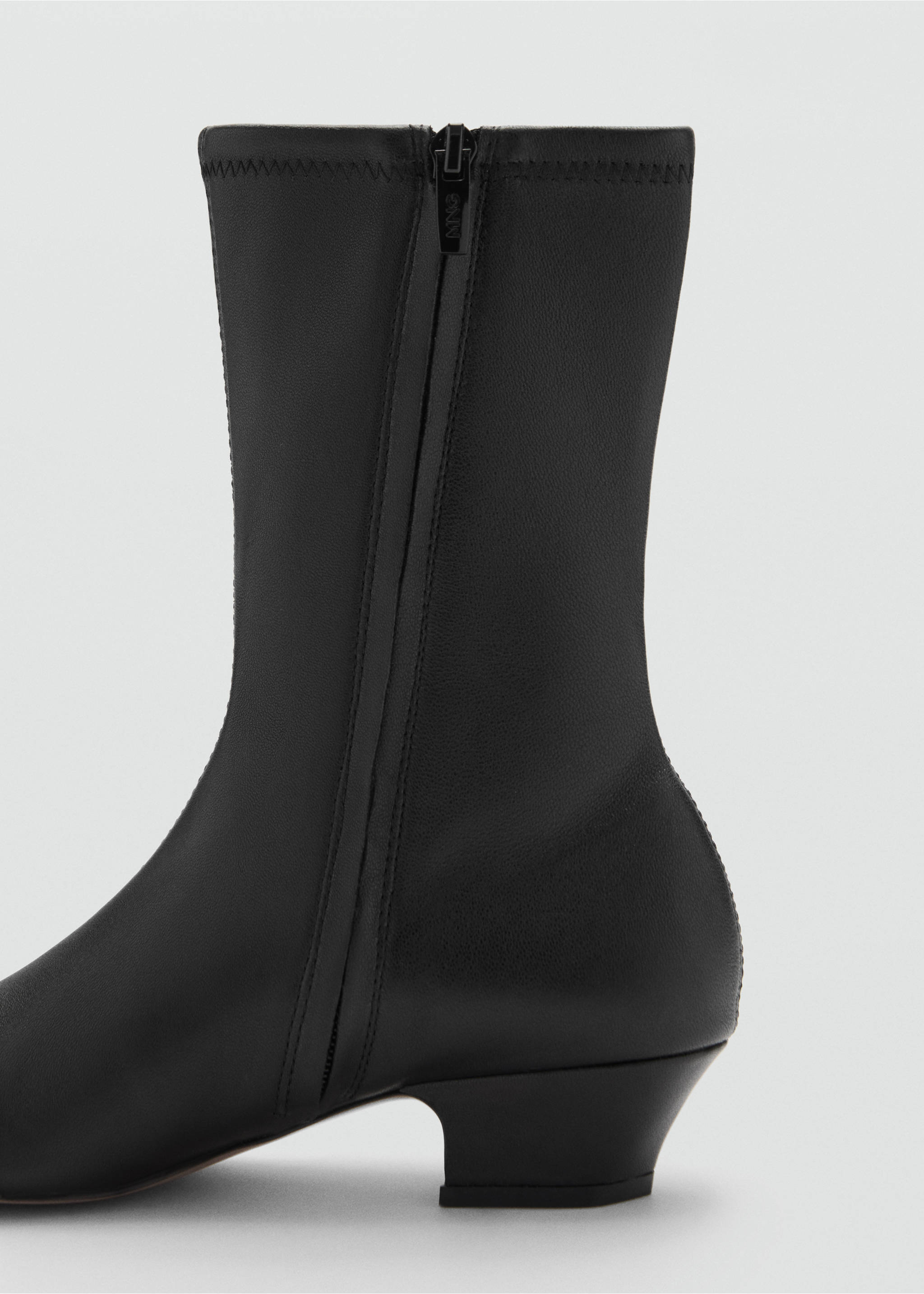 Soft leather boots - Details of the article 1, Black. Ref: 77016744-00.