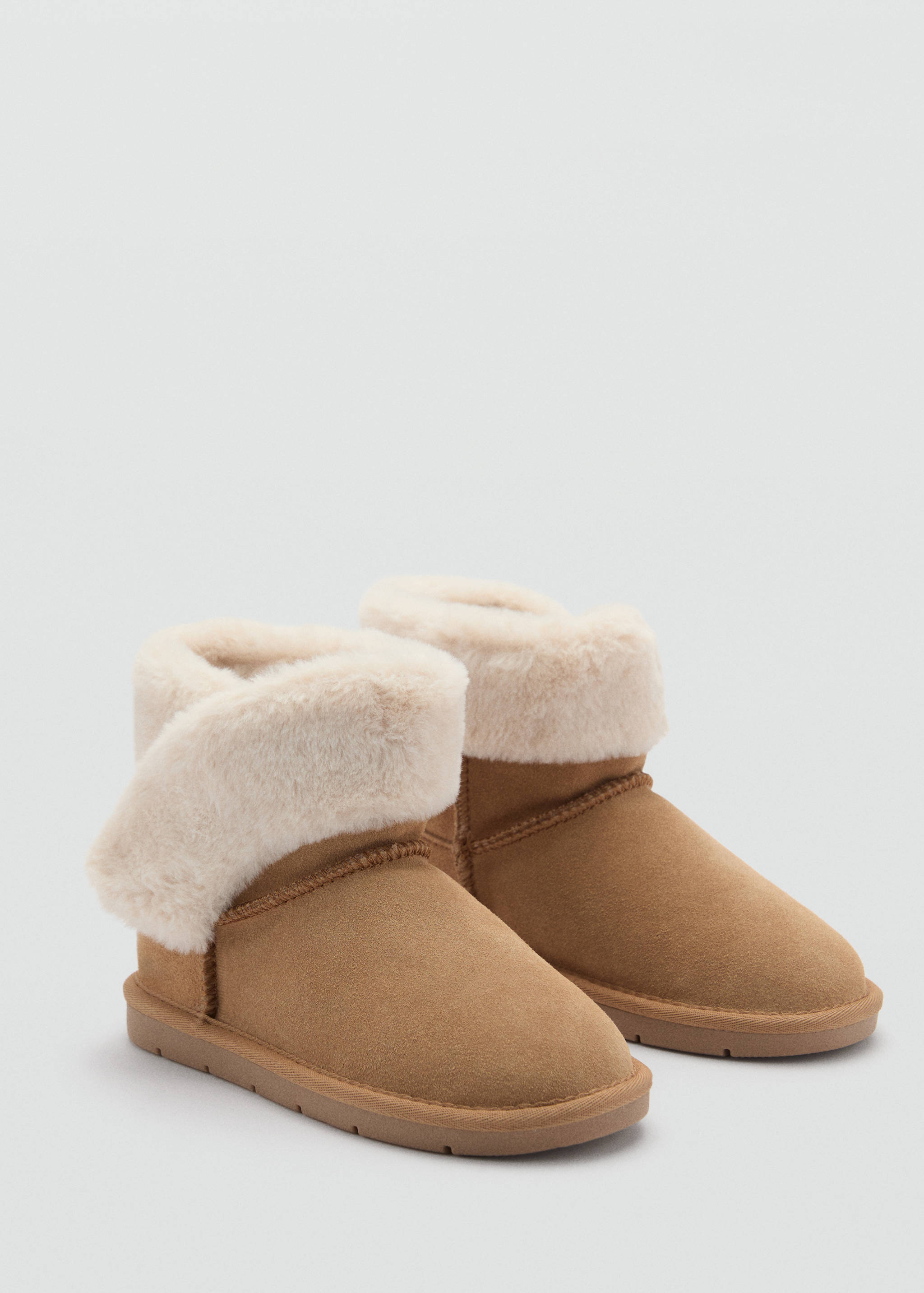 Szőrmés, bőr bokacsizma - Felezősík