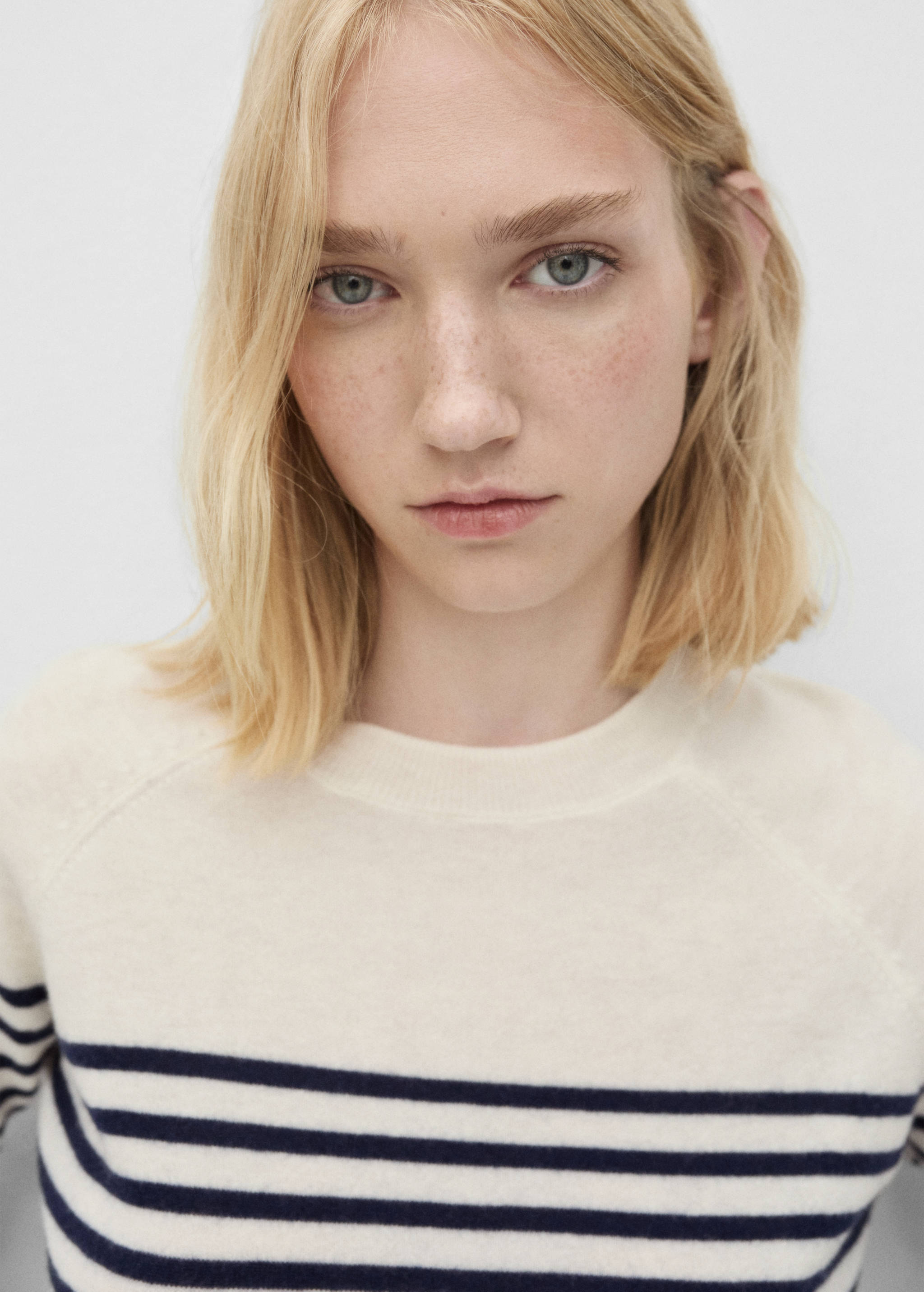 Pull-over laine col rond - Détail de l'article 1