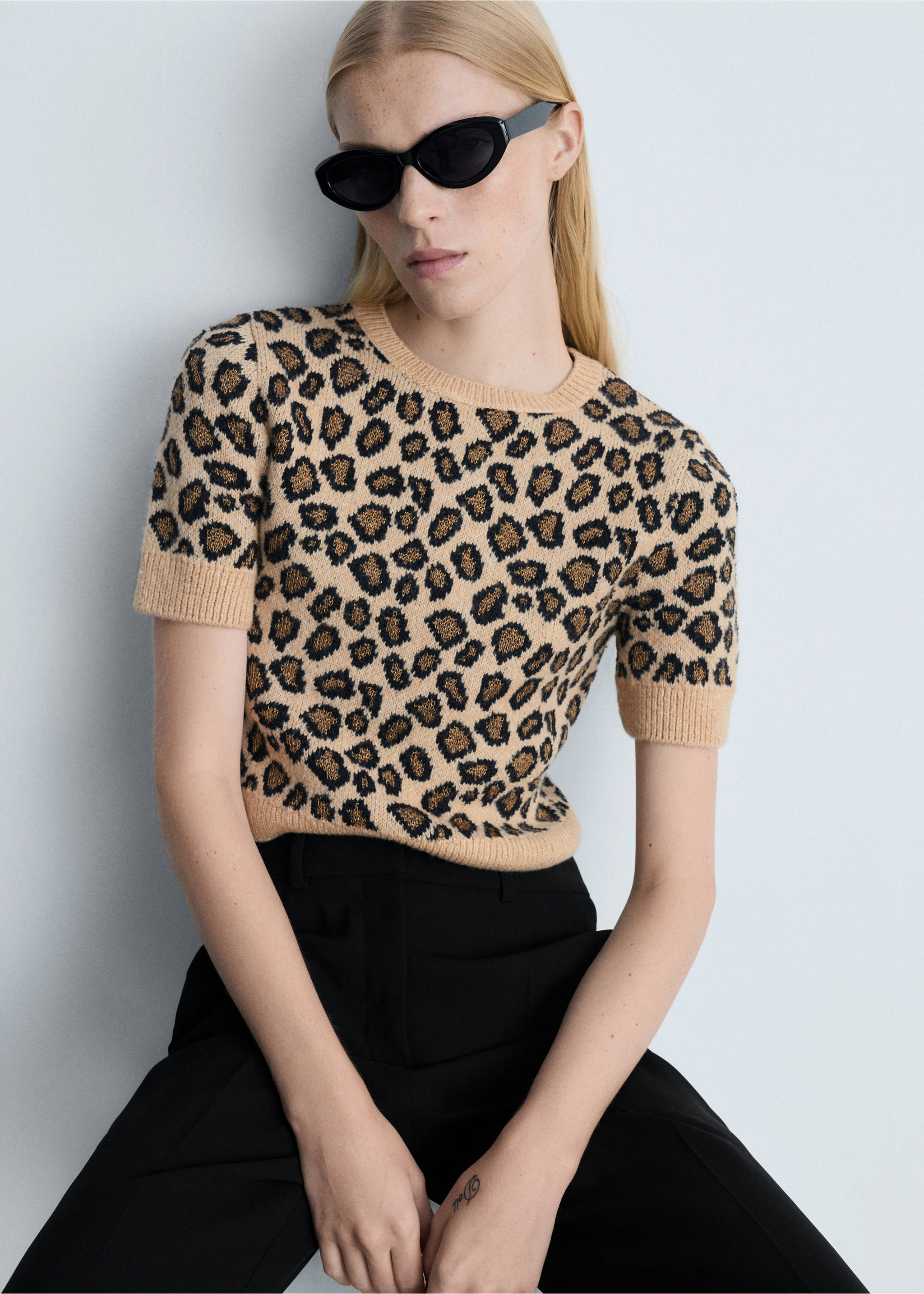 Short-sleeved leopard-print sweater - Details of the article 2, Brown. Ref: 77016752-00.