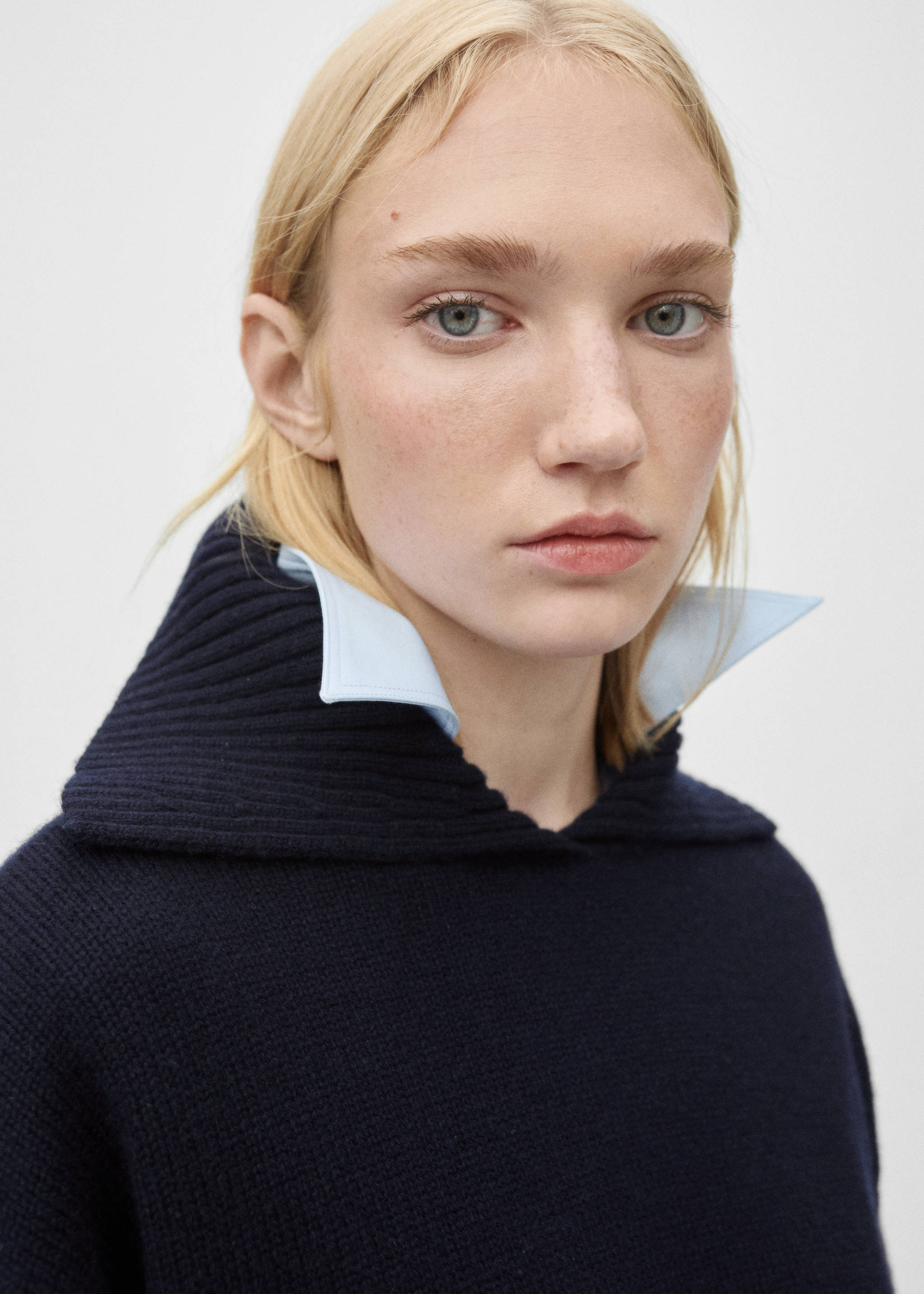 100% wool sweater with lapel collar - Details of the article 1