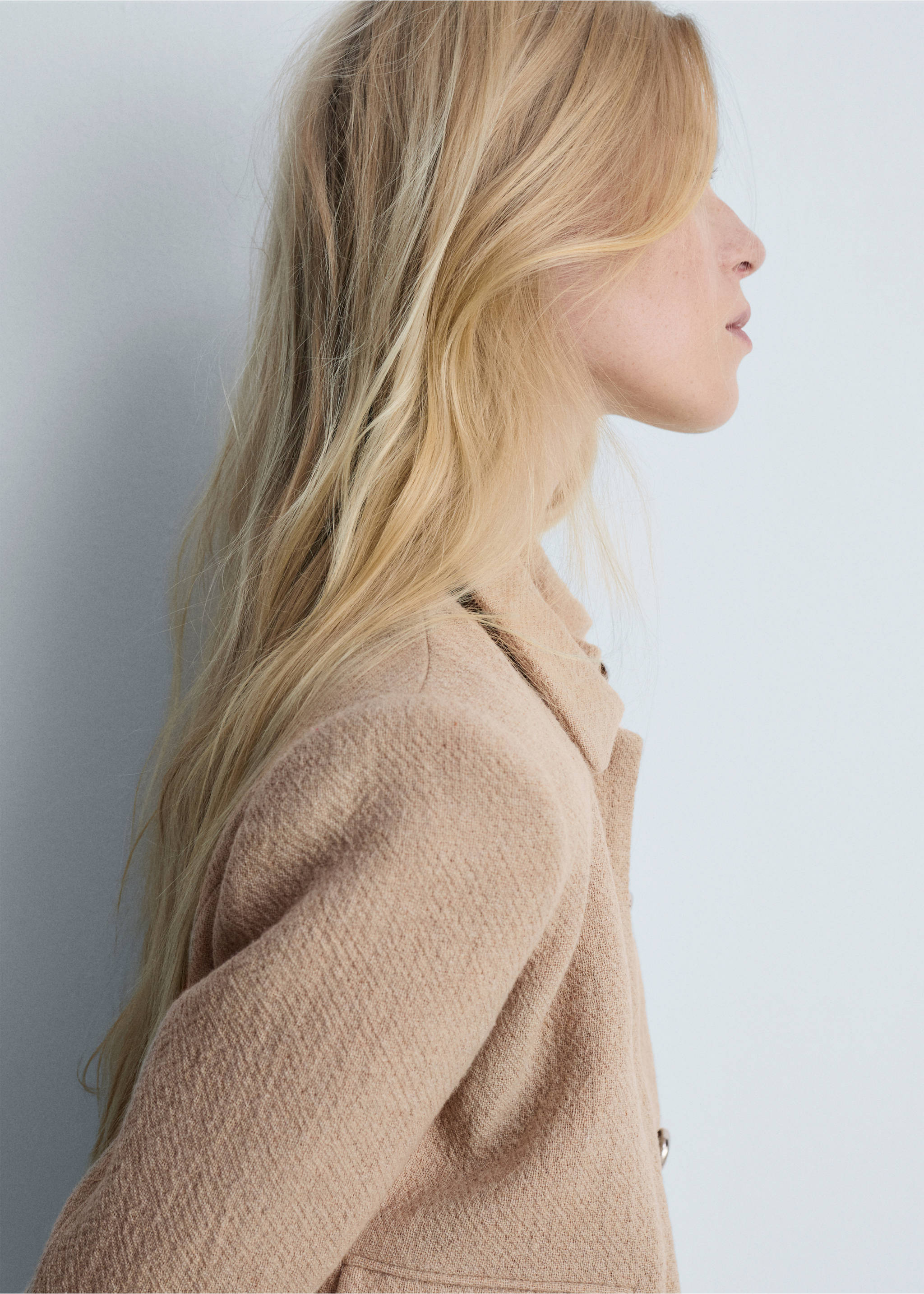 Cropped jakke med knapper - Artikkeldetalj 1, Halvbrun. Ref: 77016763-00.