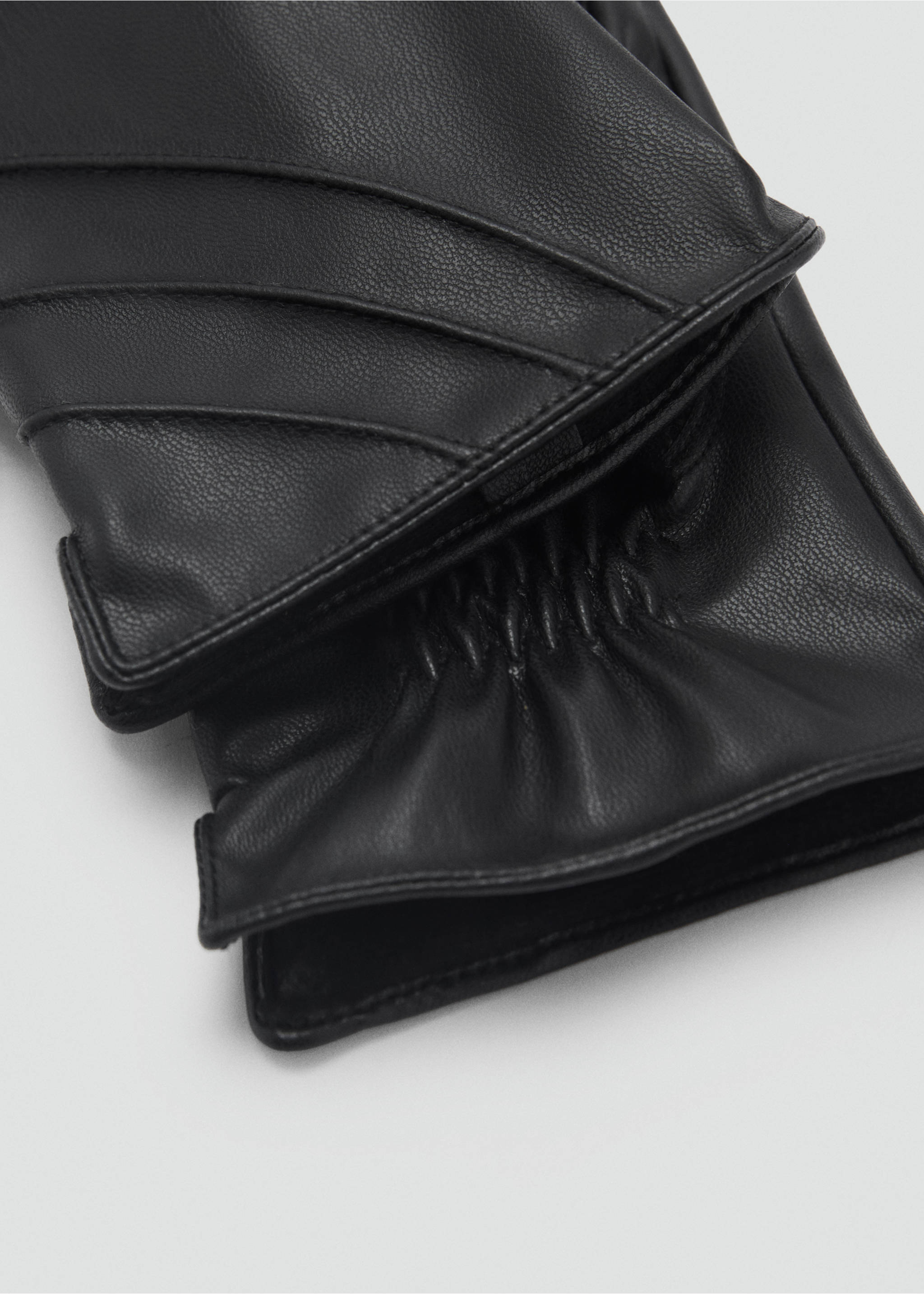 Faux-leather gloves - Medium plane, Black. Ref: 77017658-00.