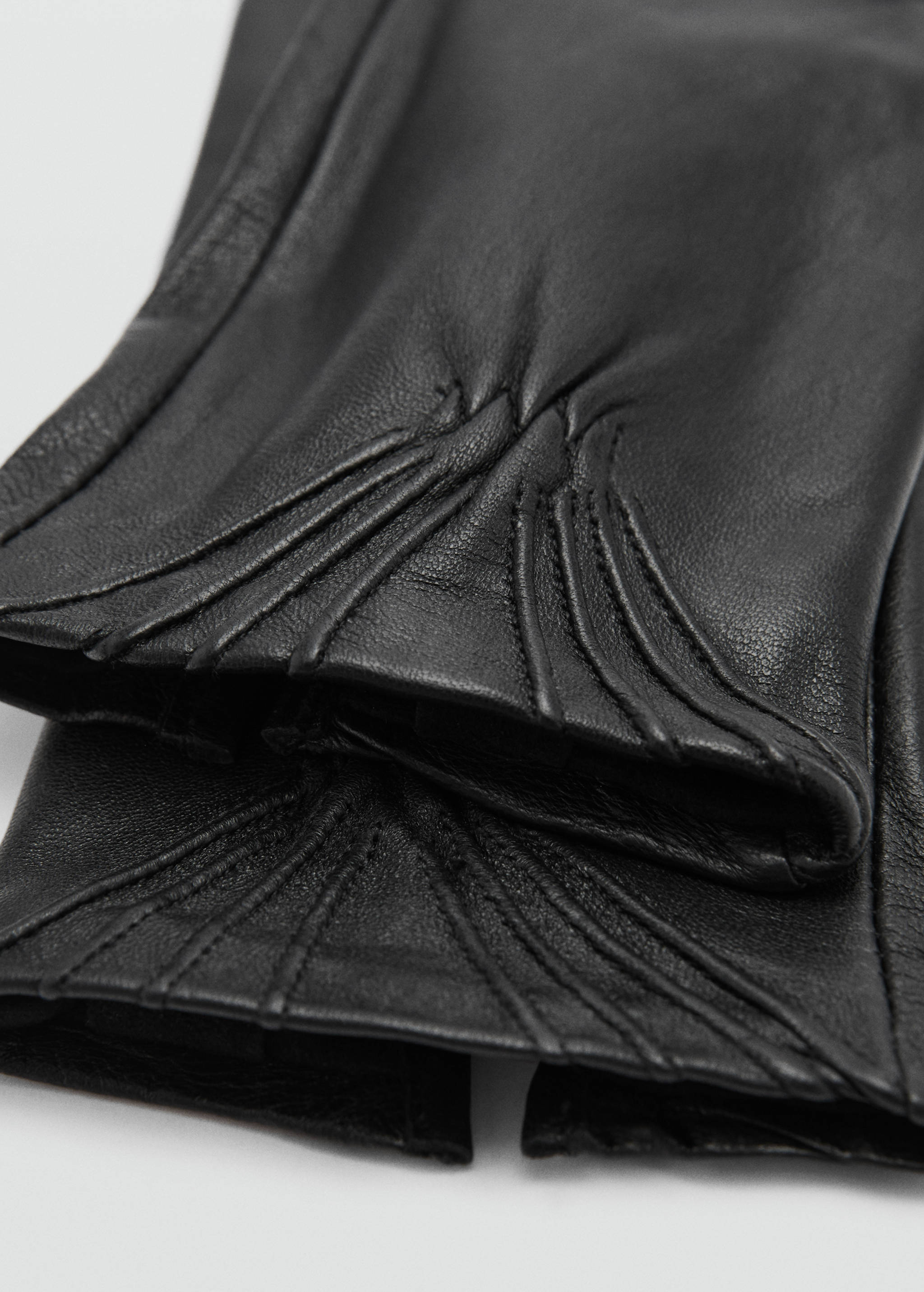Guantes piel detalle fruncido - Plano medio