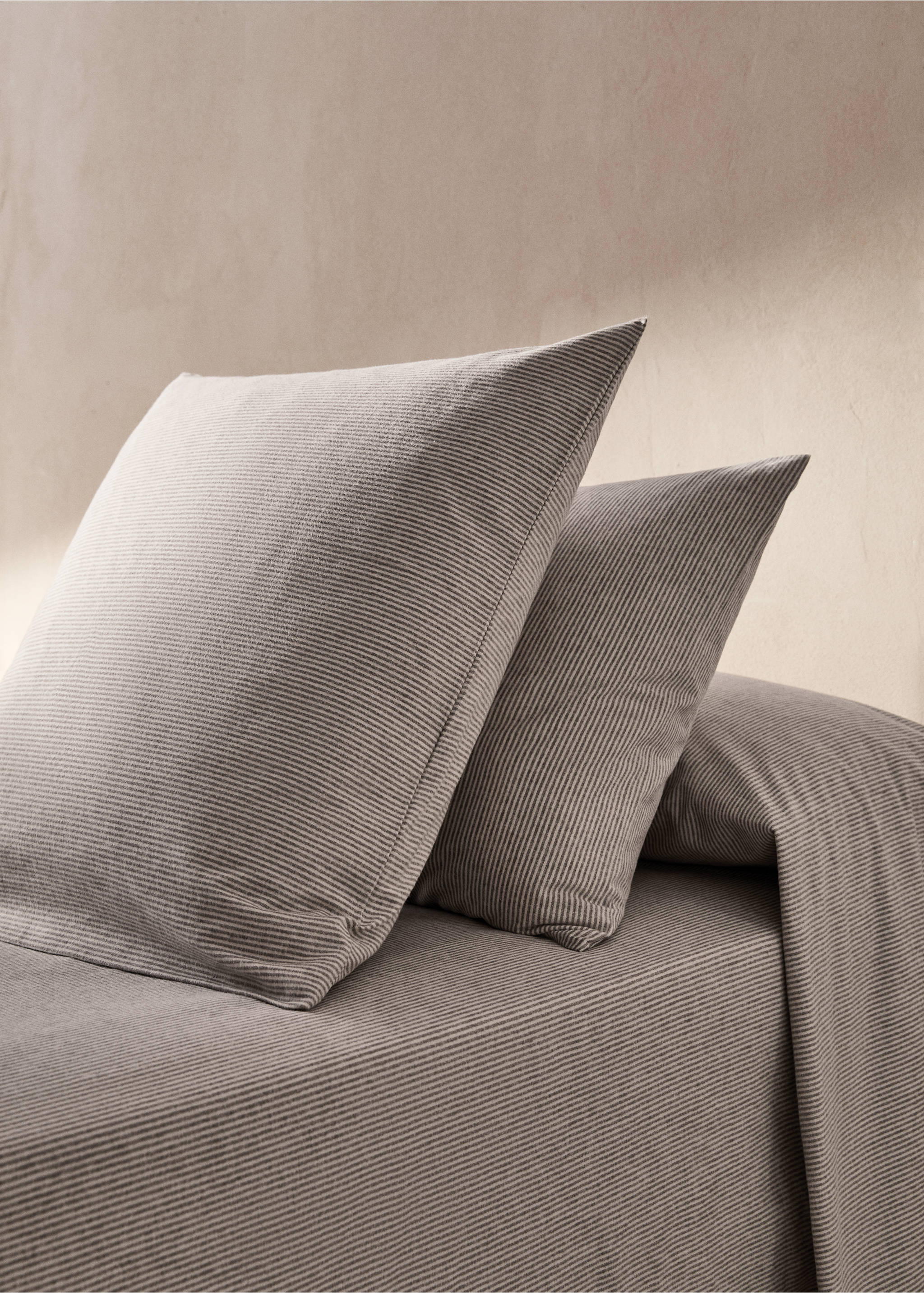 Flannel cotton pillowcase stripes 60x60cm - General plane, Beige. Ref: 77017661-00.