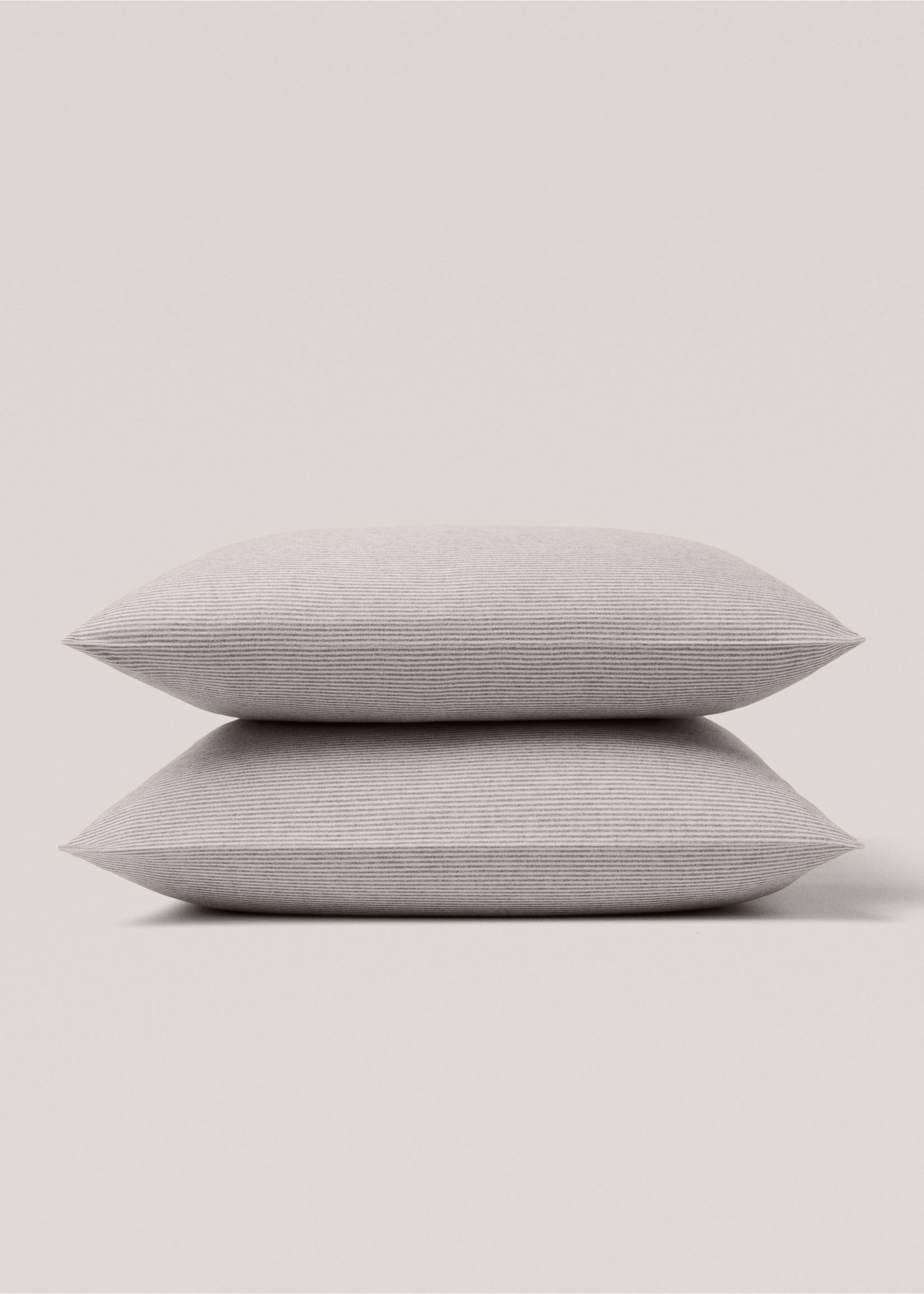 Flannel cotton pillowcase stripes 60x60cm - Details of the article 1, Beige. Ref: 77017661-00.