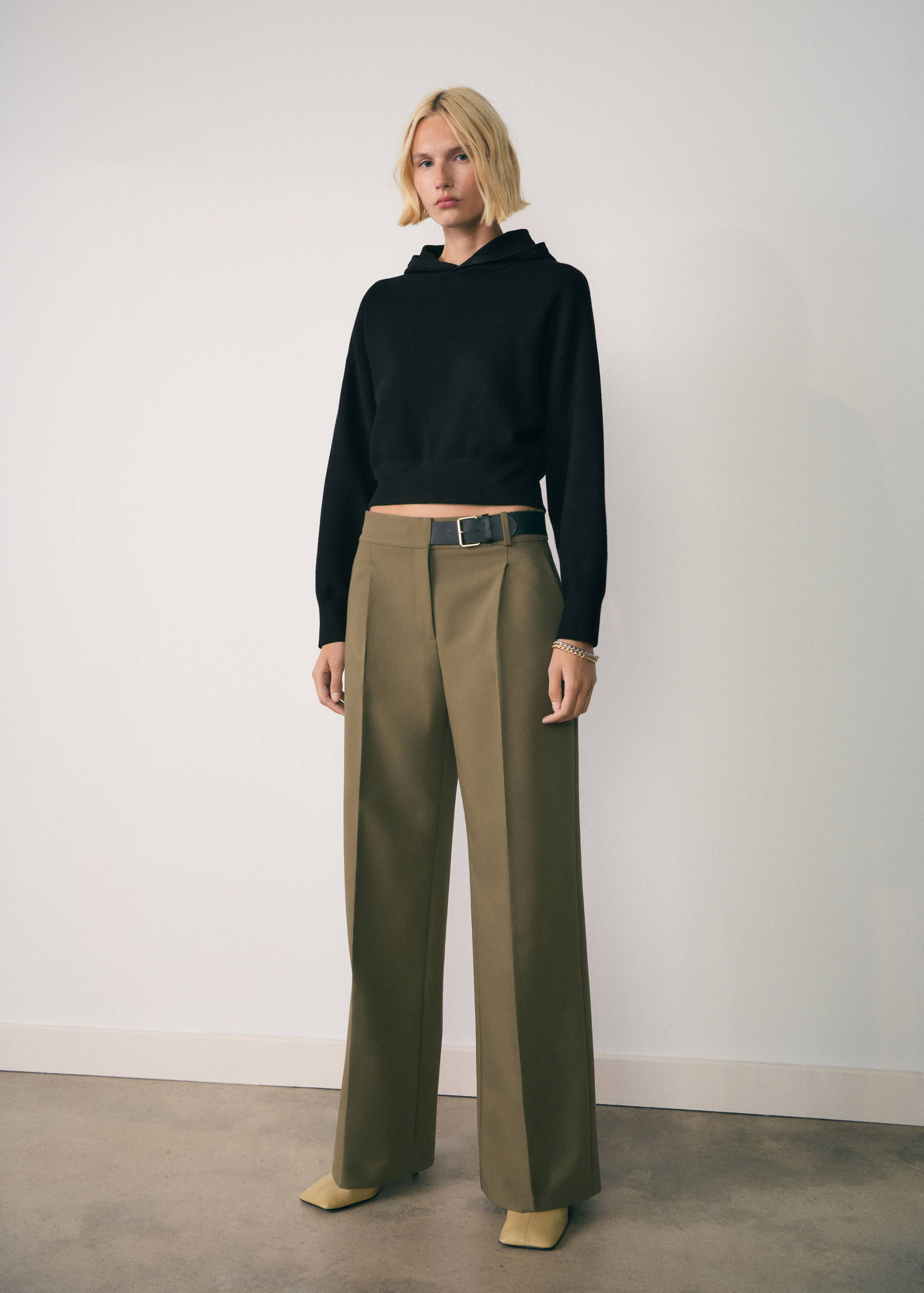 Hooded knit sweater - General plane