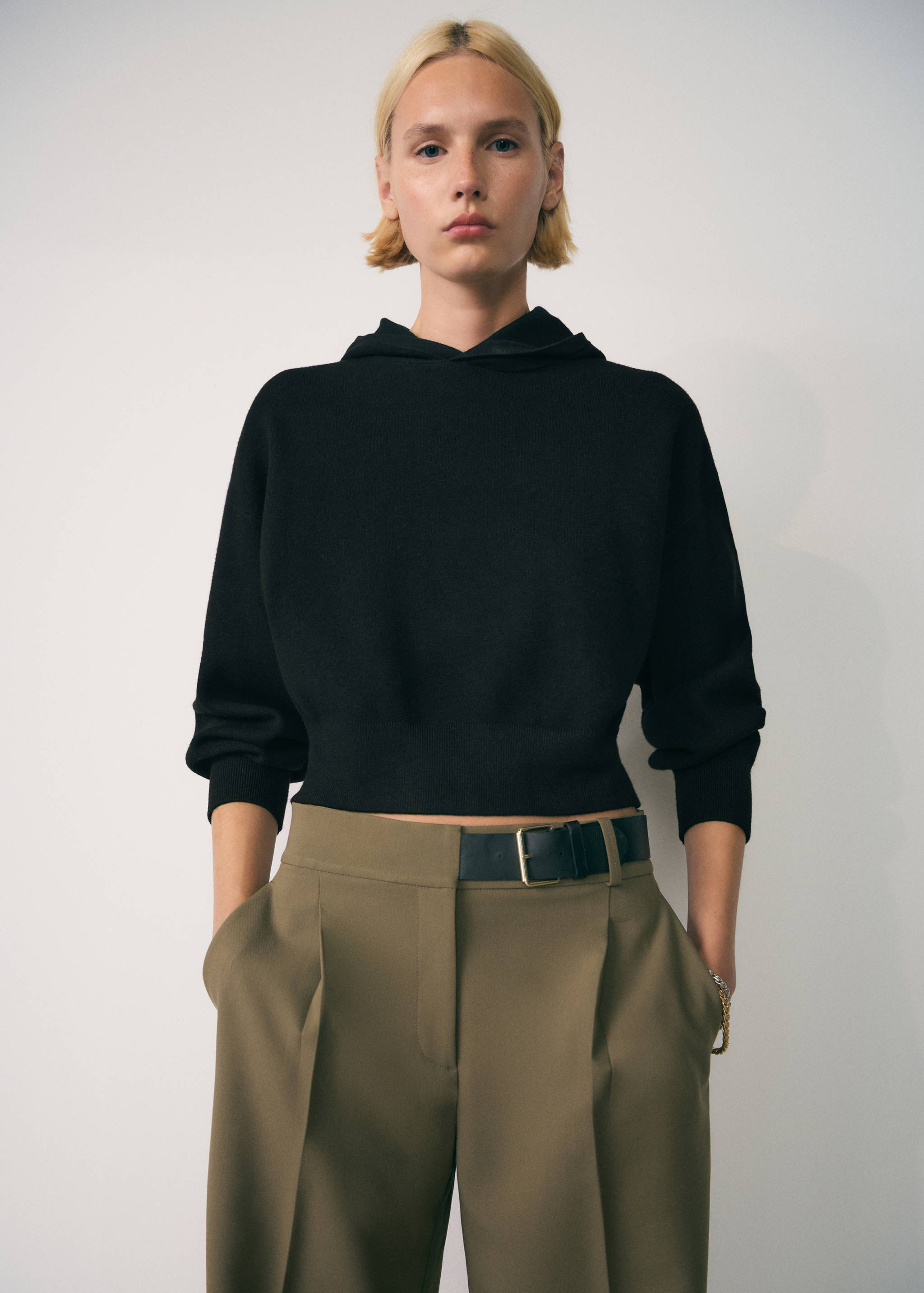 Hooded knit sweater - Medium plane