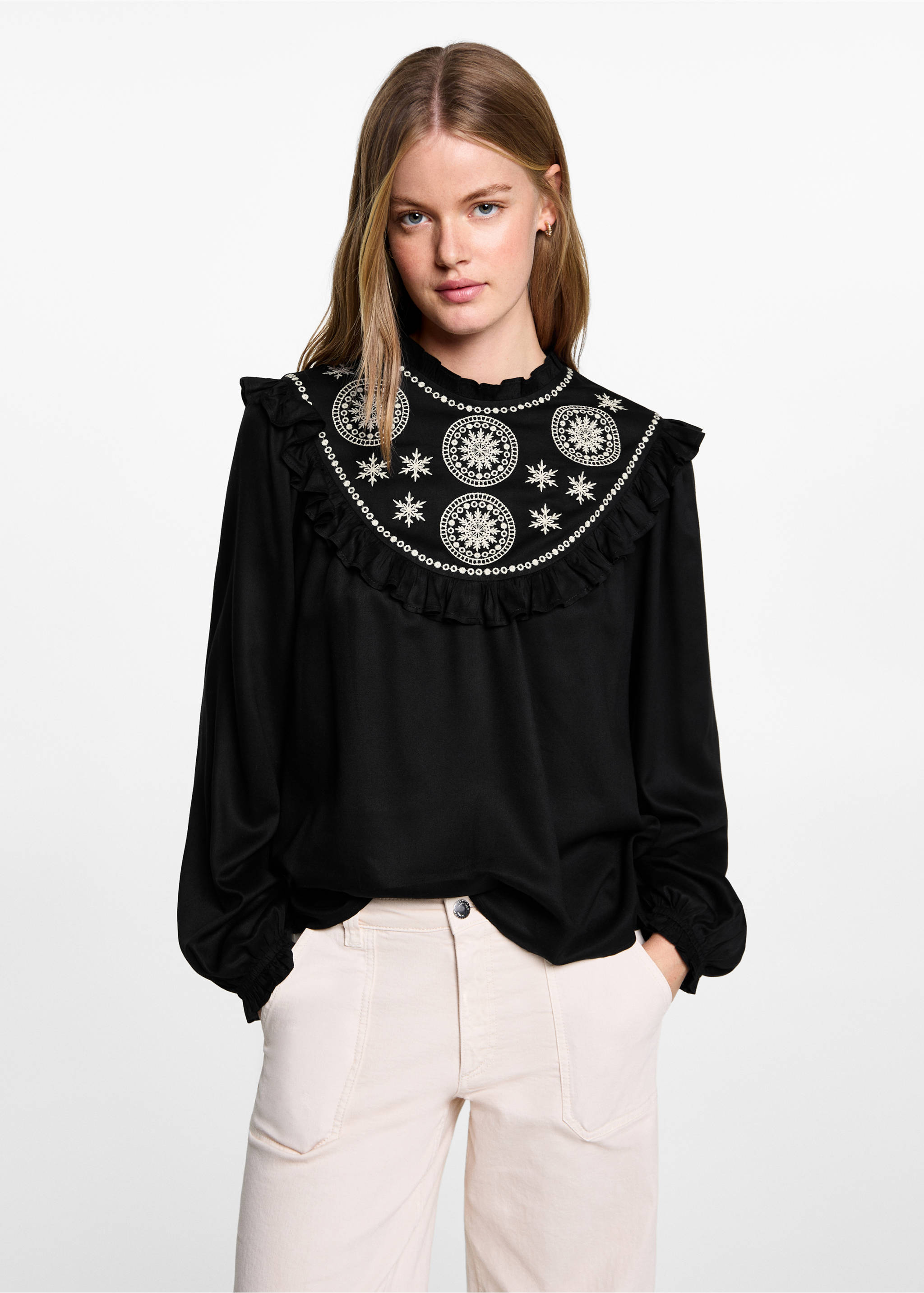 Fluid blouse with embroidered details - Medium plane, Black. Ref: 77017677-00.