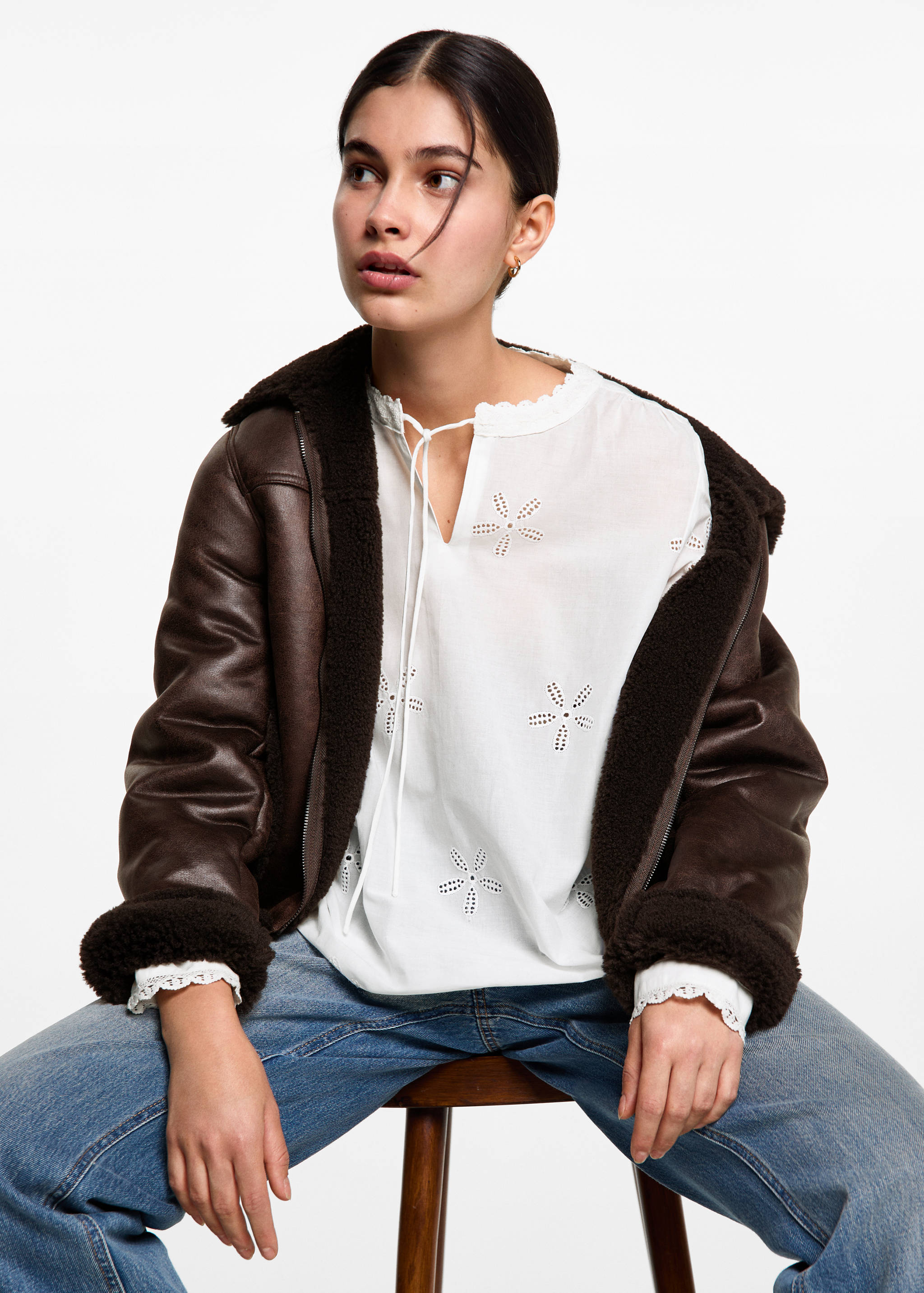 Blommig broderad blus - Detaljer om artikeln 2