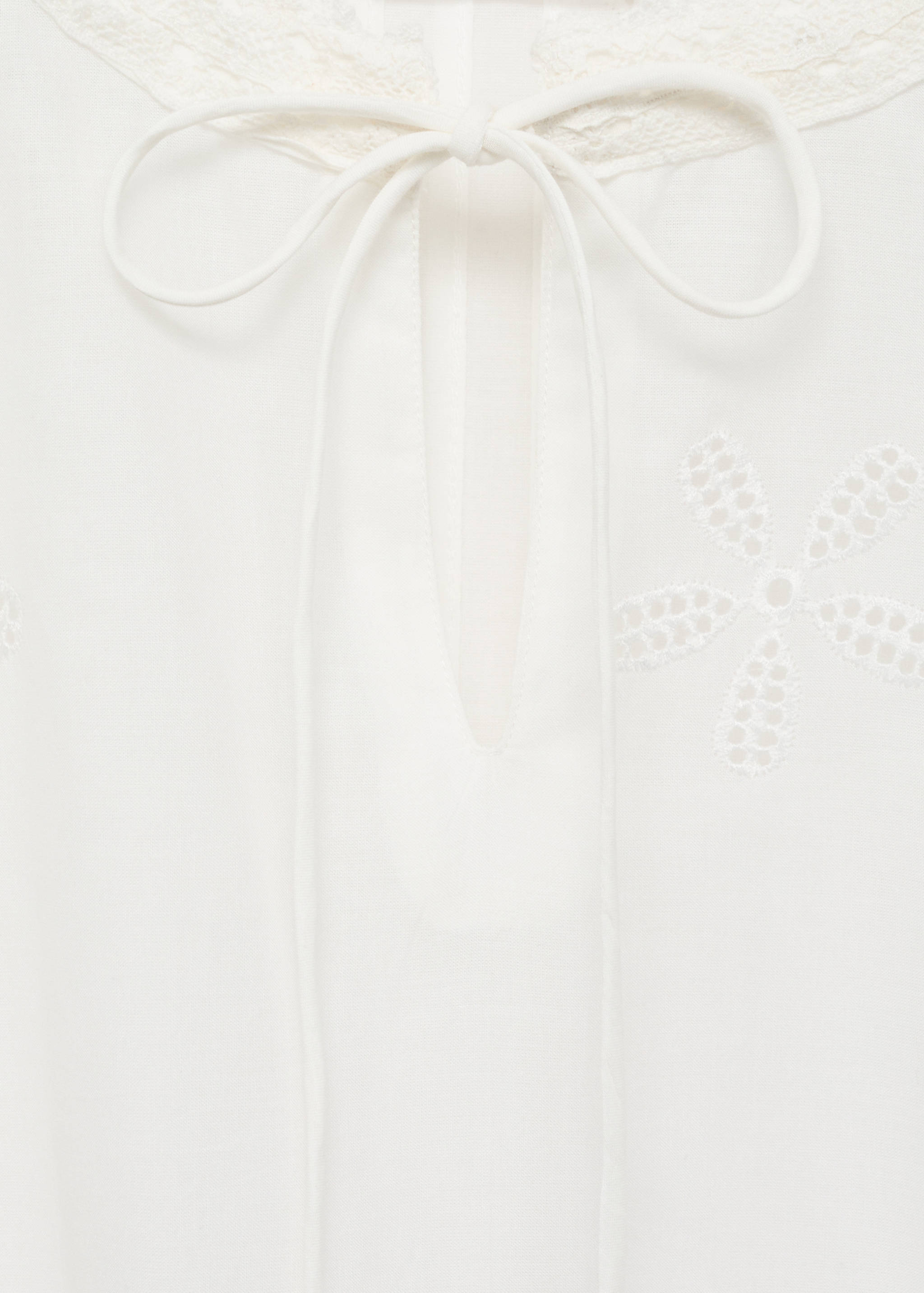 Blommig broderad blus - Detaljer om artikeln 8