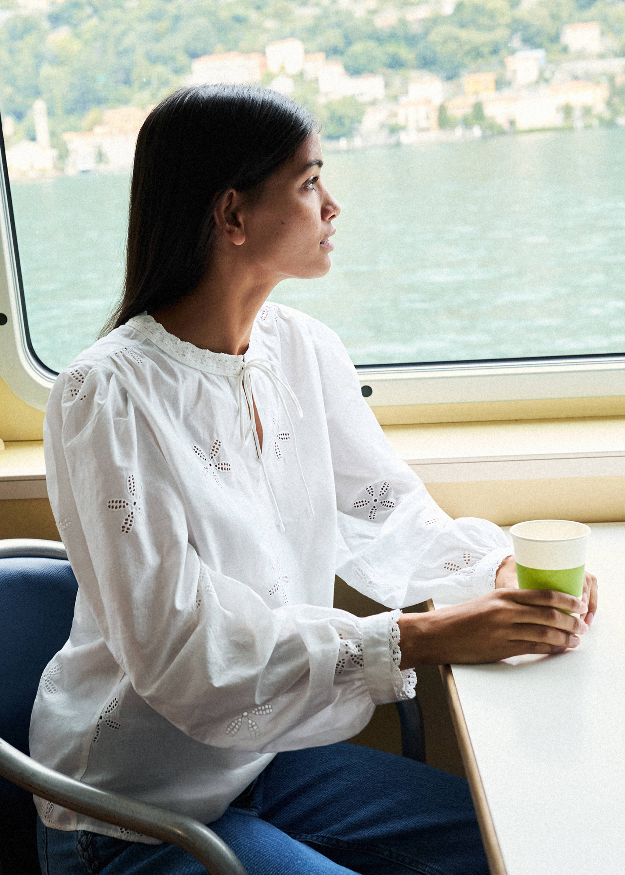 Blommig broderad blus - Detaljer om artikeln 5