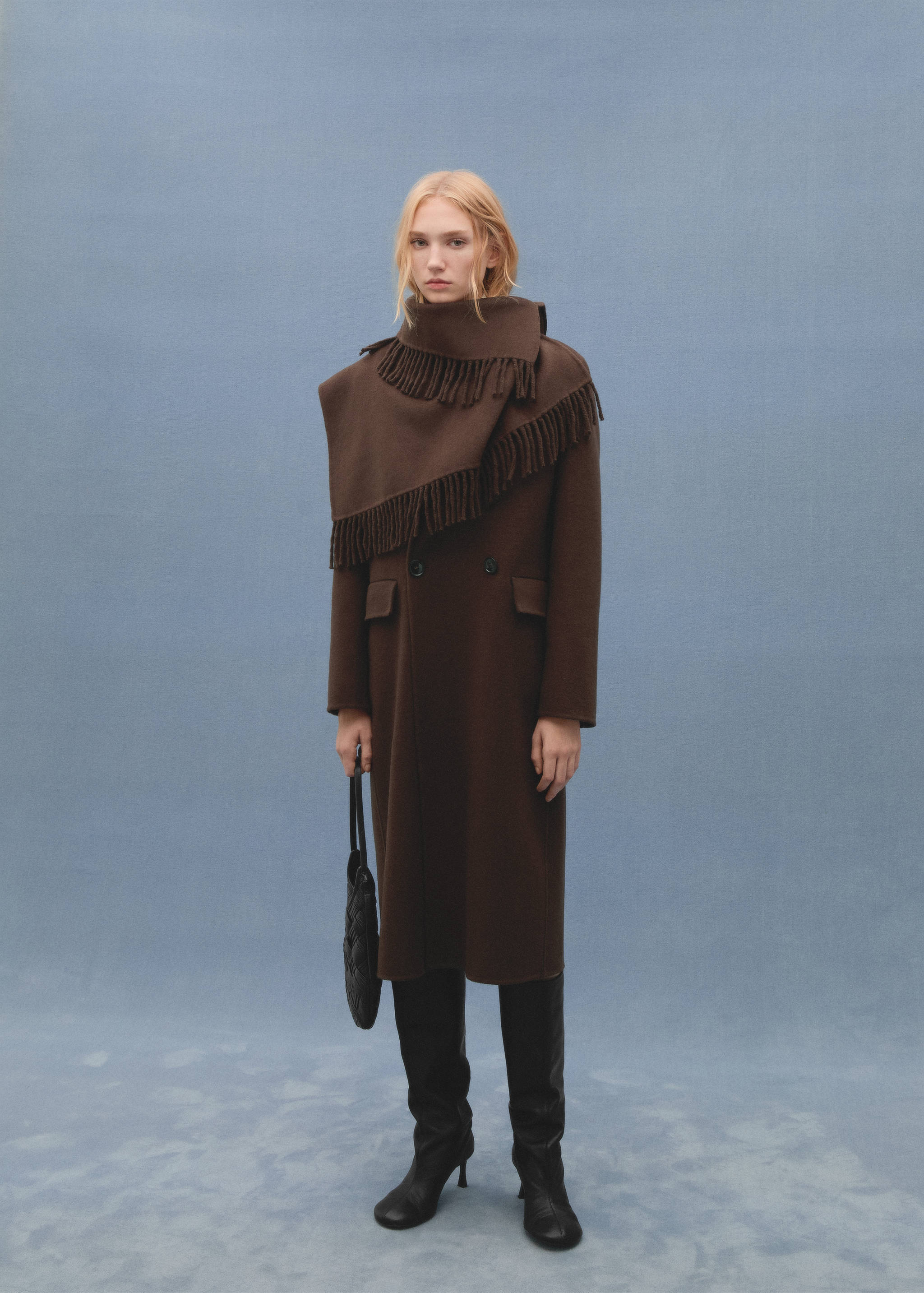 Wool coat with fringed scarf - Details of the article 6