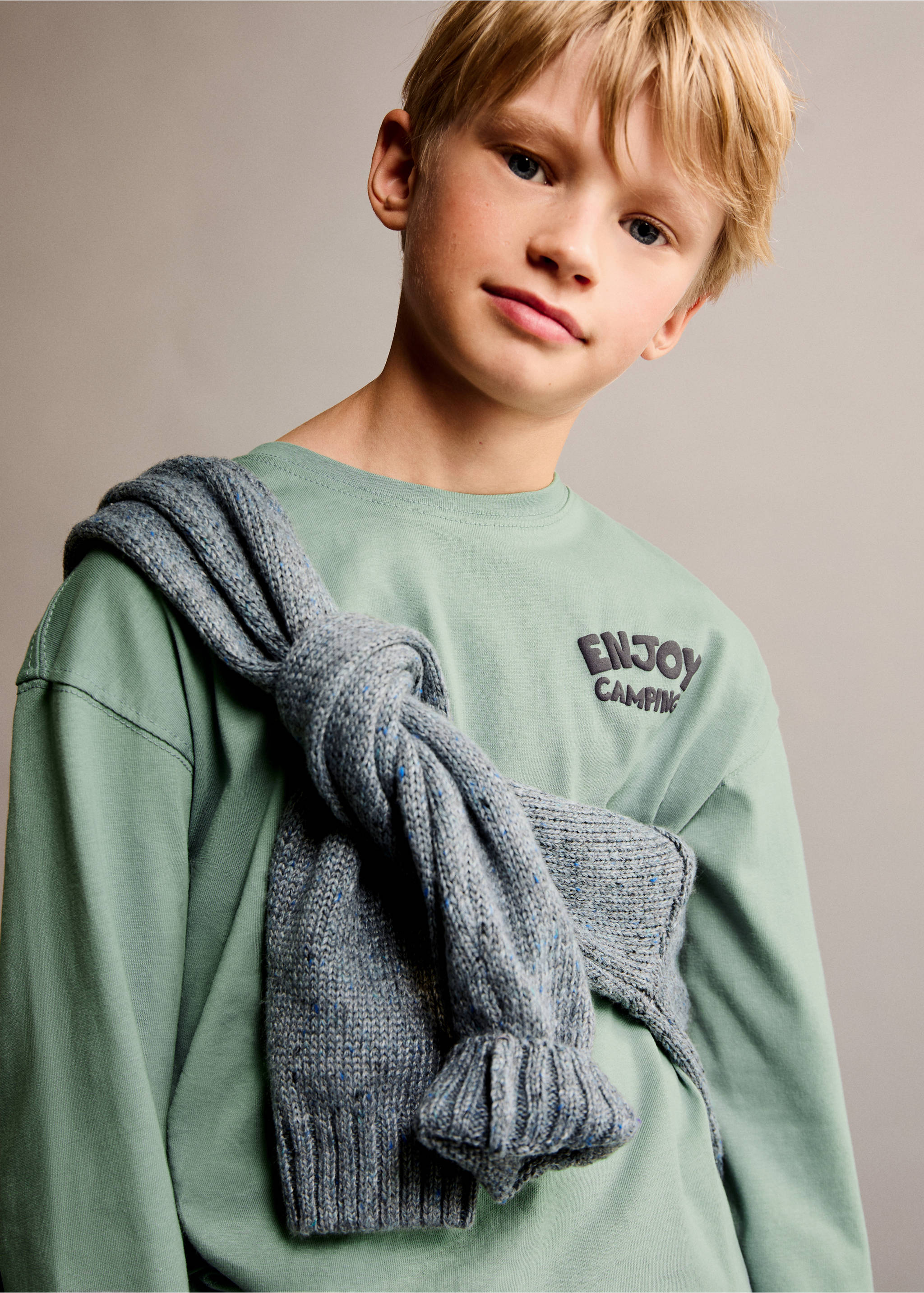 Printed long sleeve t-shirt - Details of the article 1, Pastel Green. Ref: 77017690-00.