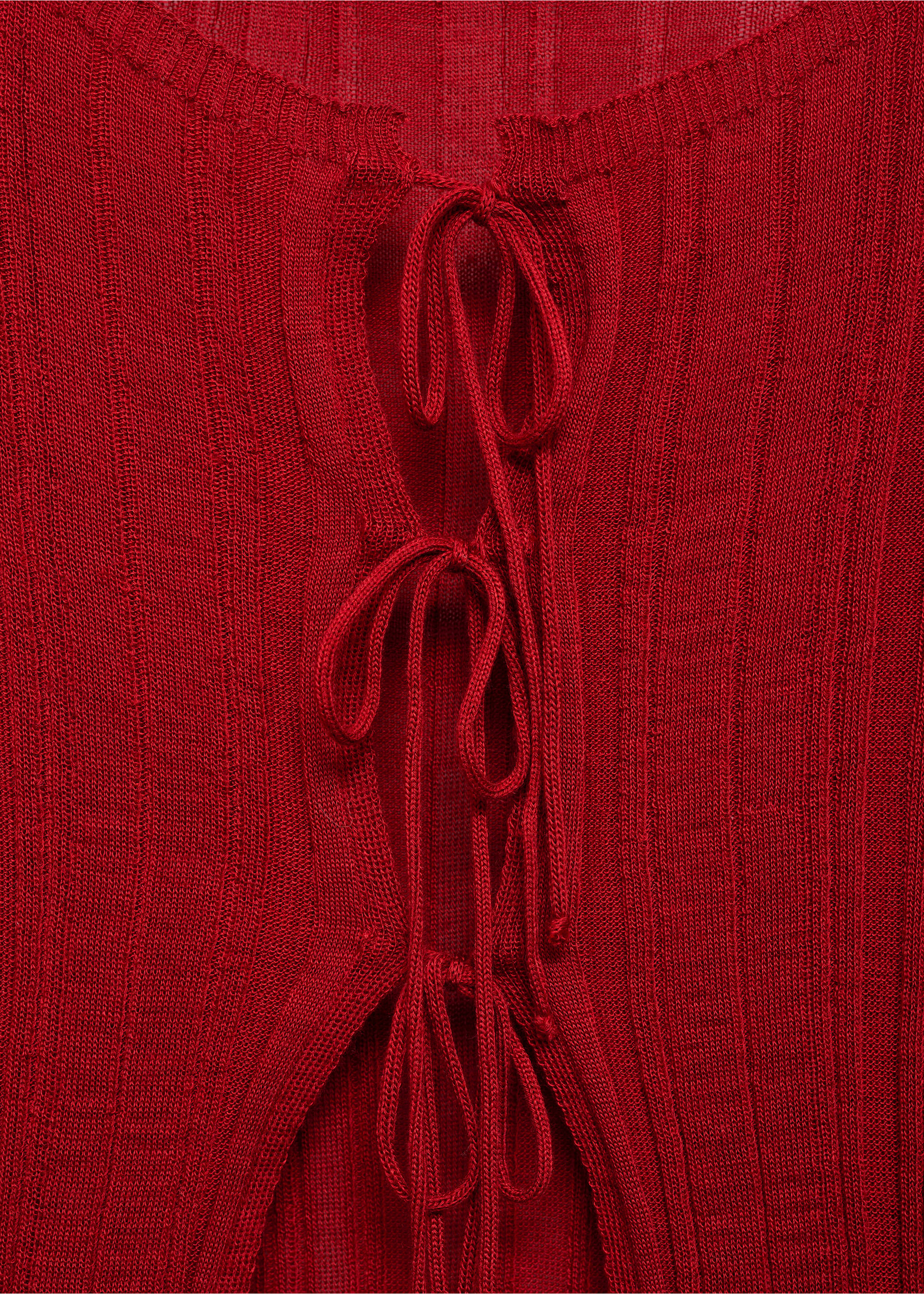 Strickcardigan mit Schleifen - Detail des Artikels 8, Rot. Ref: 77017715-00.