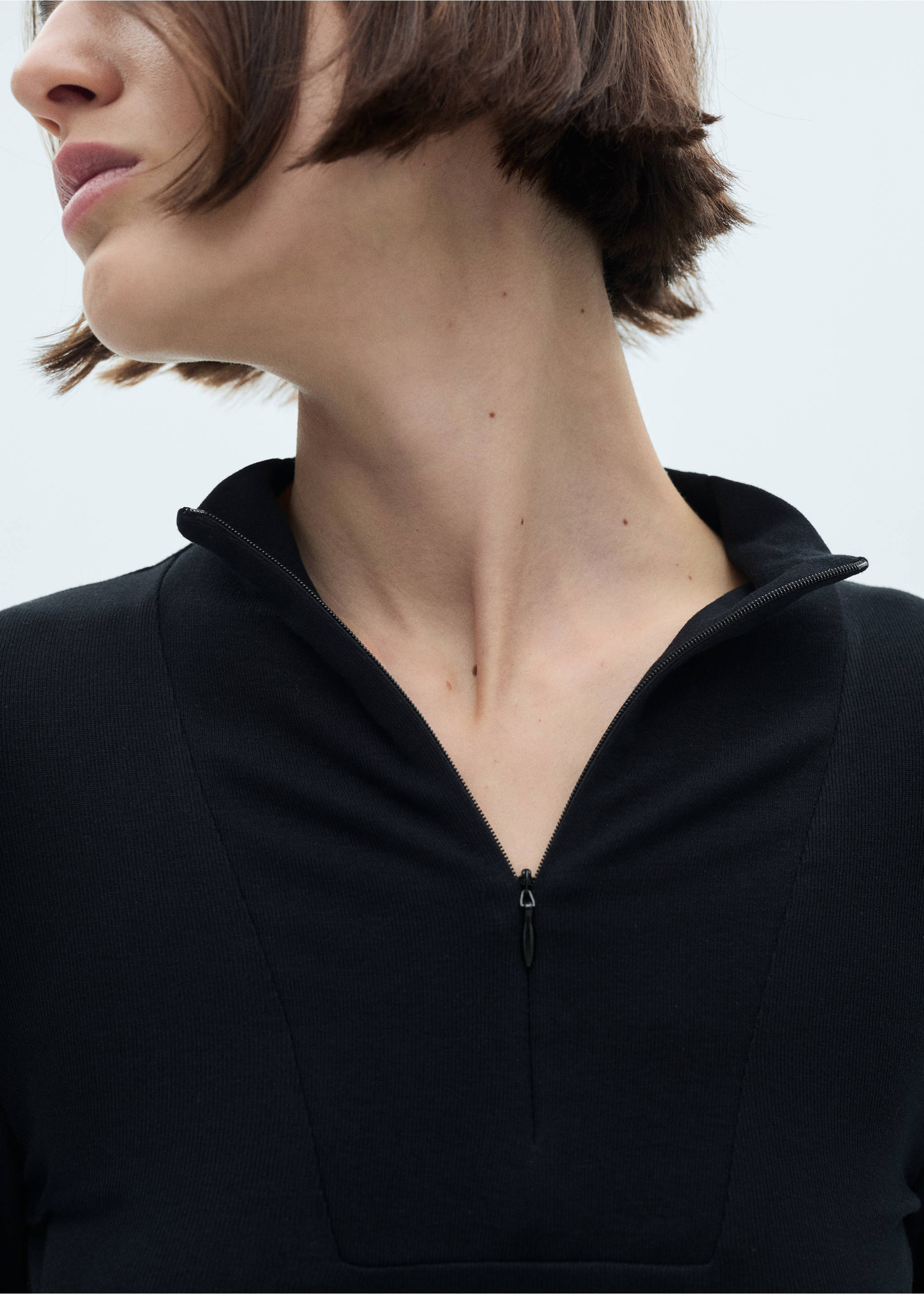 Perkins-neck zip-up t-shirt - Details of the article 6, Black. Ref: 77017720-00.