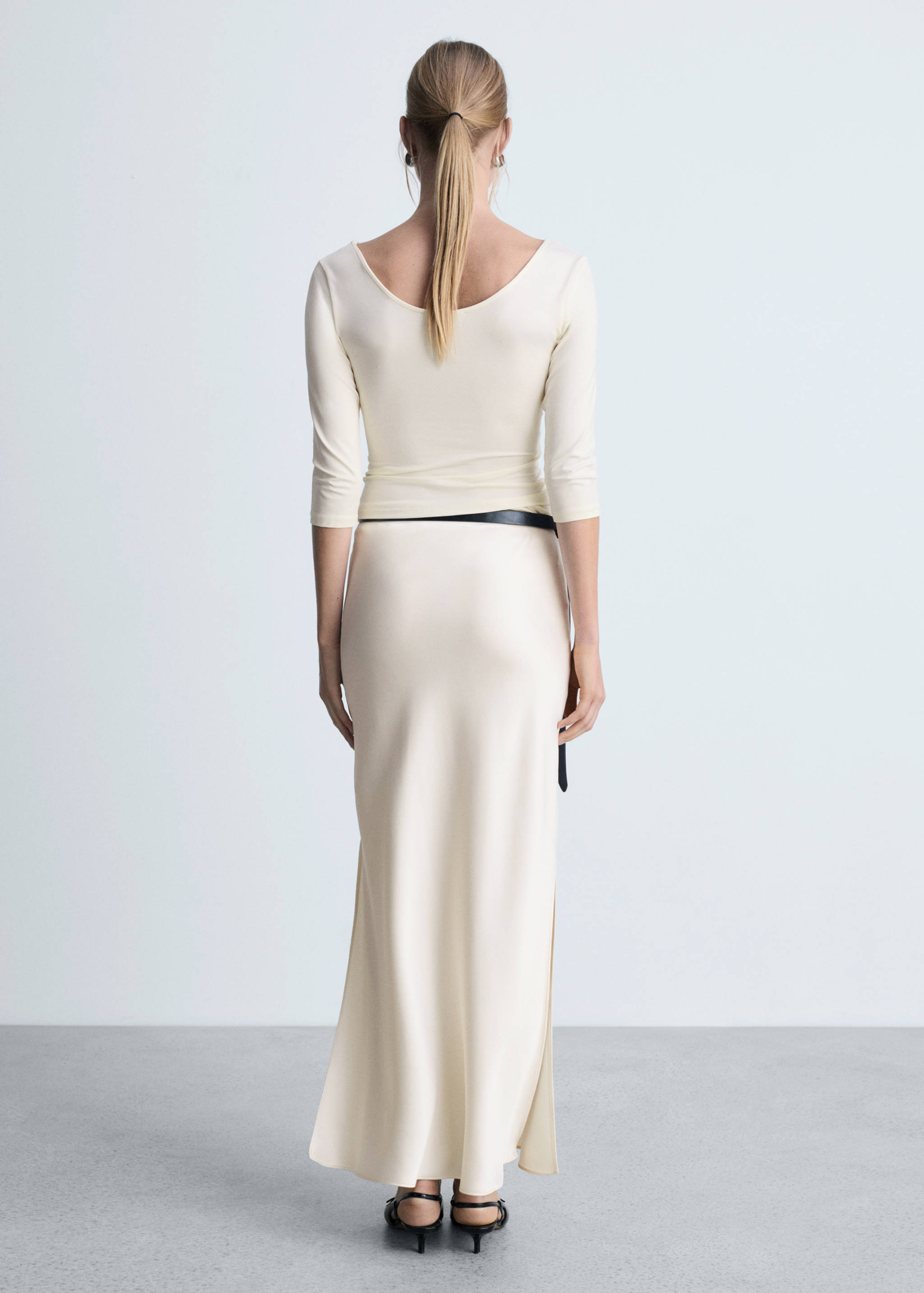 Three-quarter sleeve t-shirt - Reverse of the article