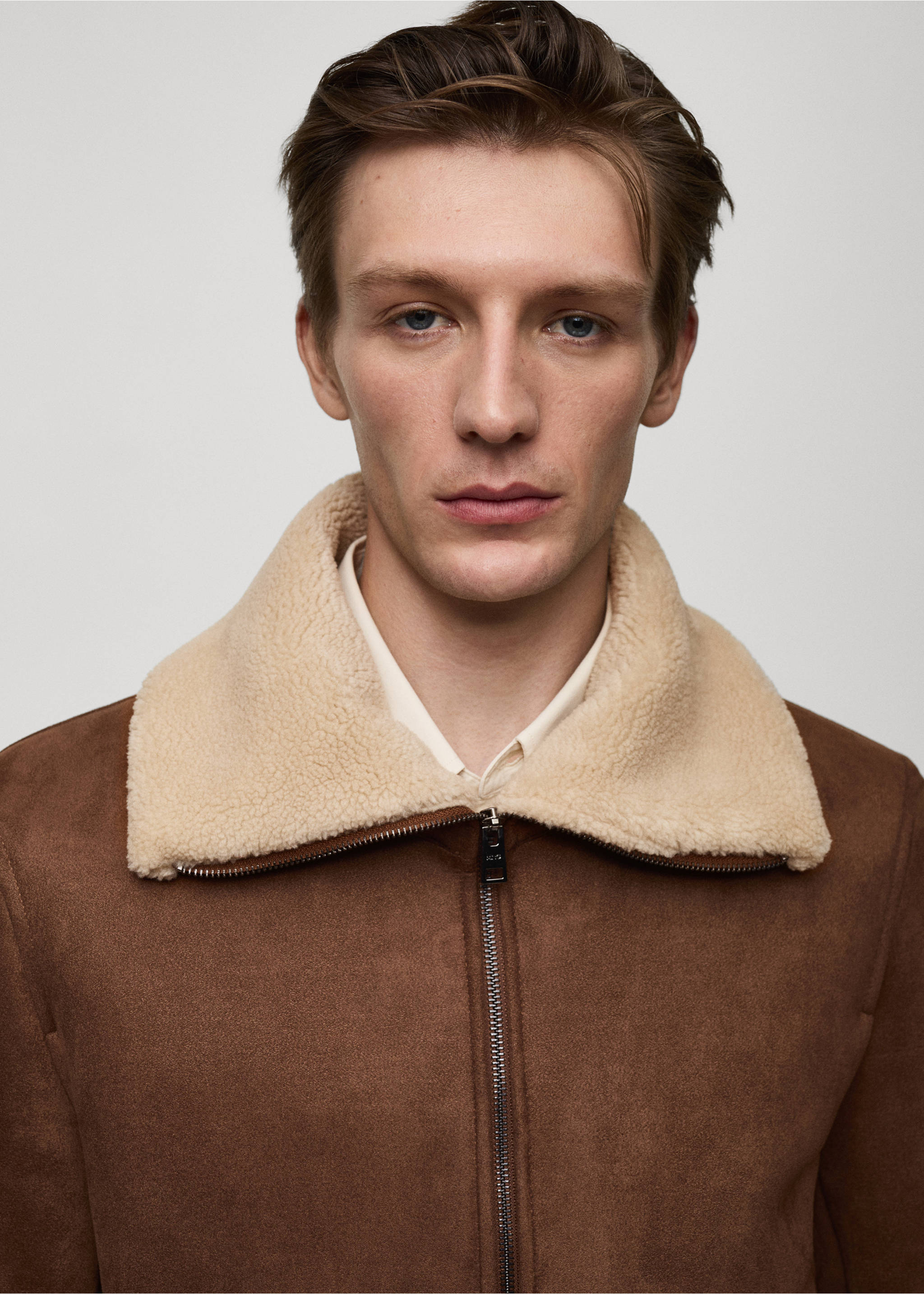Doubleface-Jacke aus Kunstshearling - Detail des Artikels 1, Braun. Ref: 77017917-00.