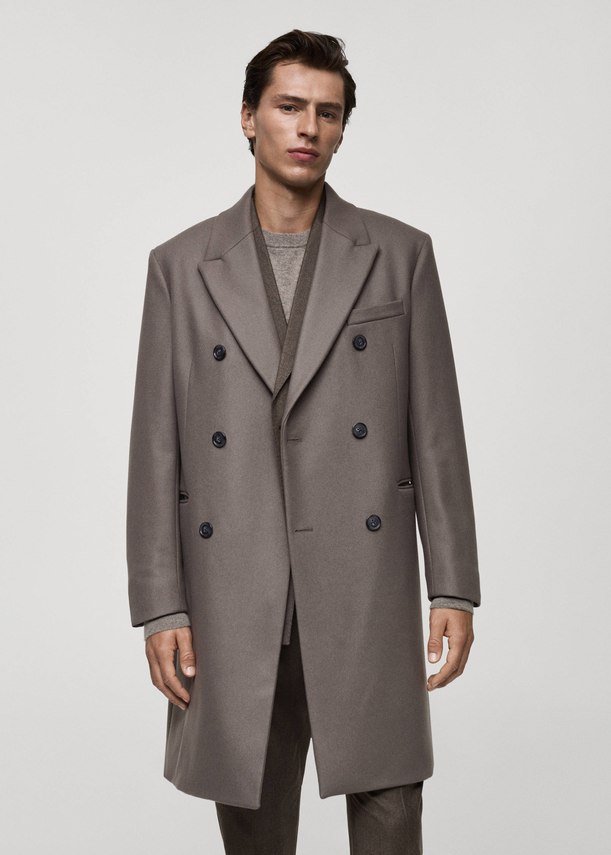 Sobretudo assertoado de 100% lã italiana - Plano médio