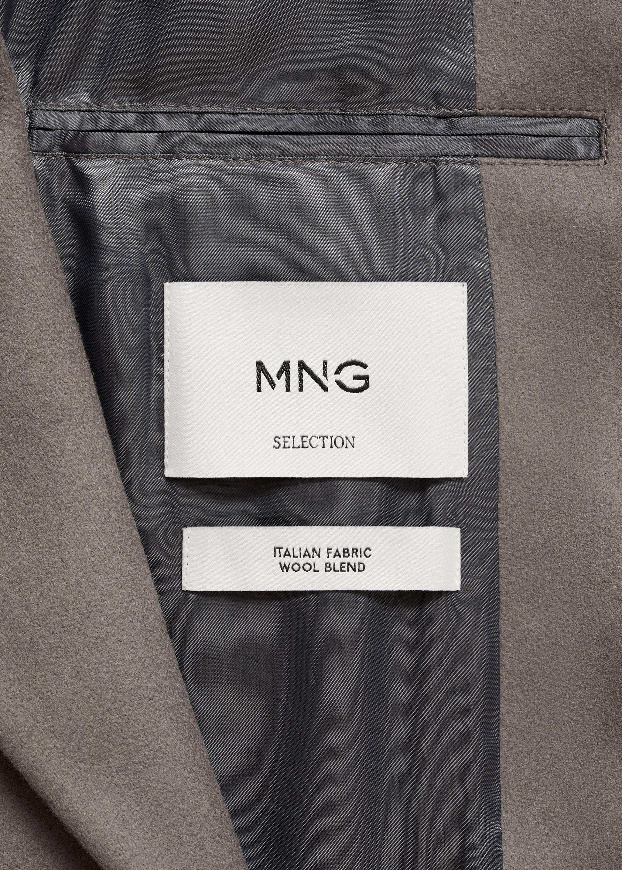 Sobretudo assertoado de 100% lã italiana - Pormenor do artigo 0