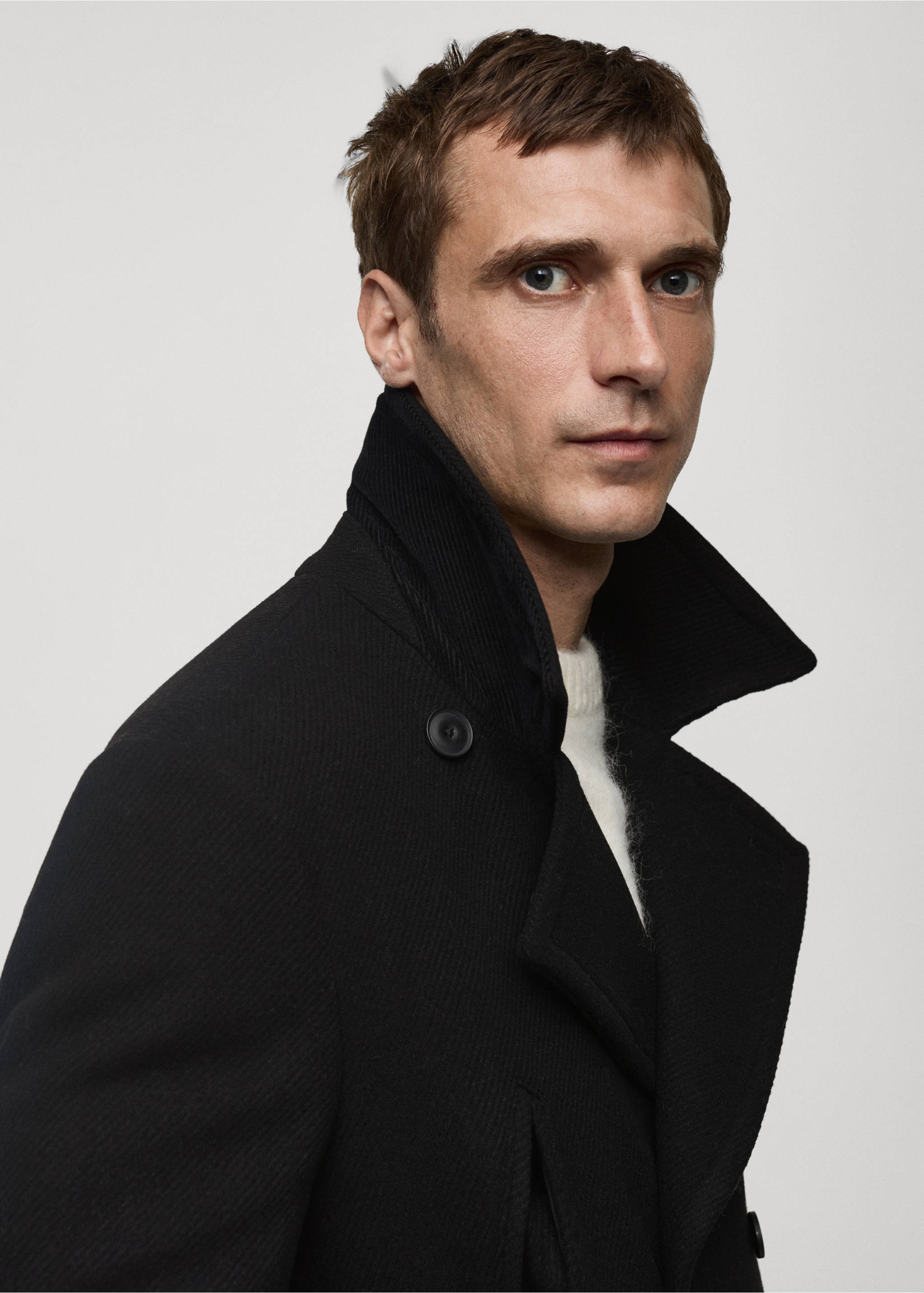 Recycled wool double-breasted coat - Details of the article 1, Black. Ref: 77017920-00.