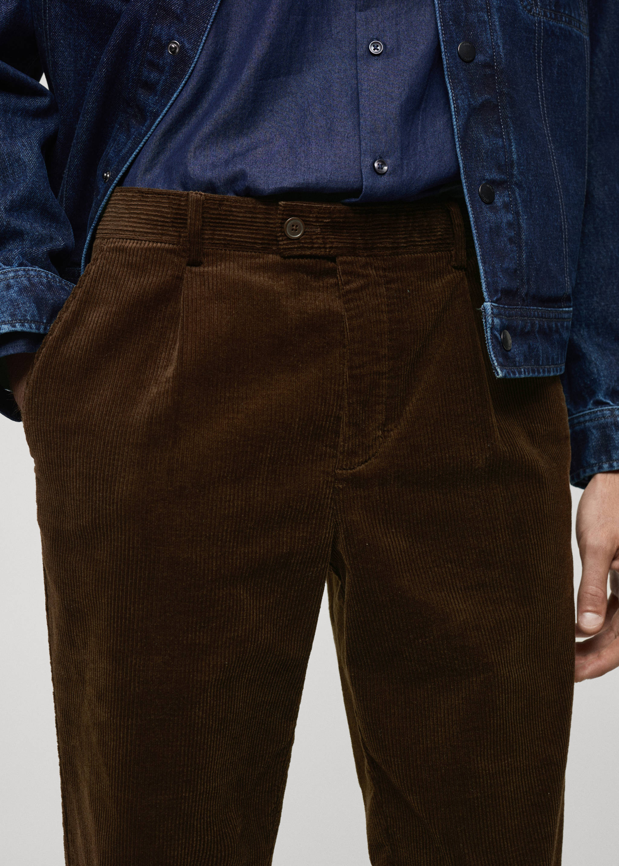 Corduroy straight-fit trousers - Details of the article 1