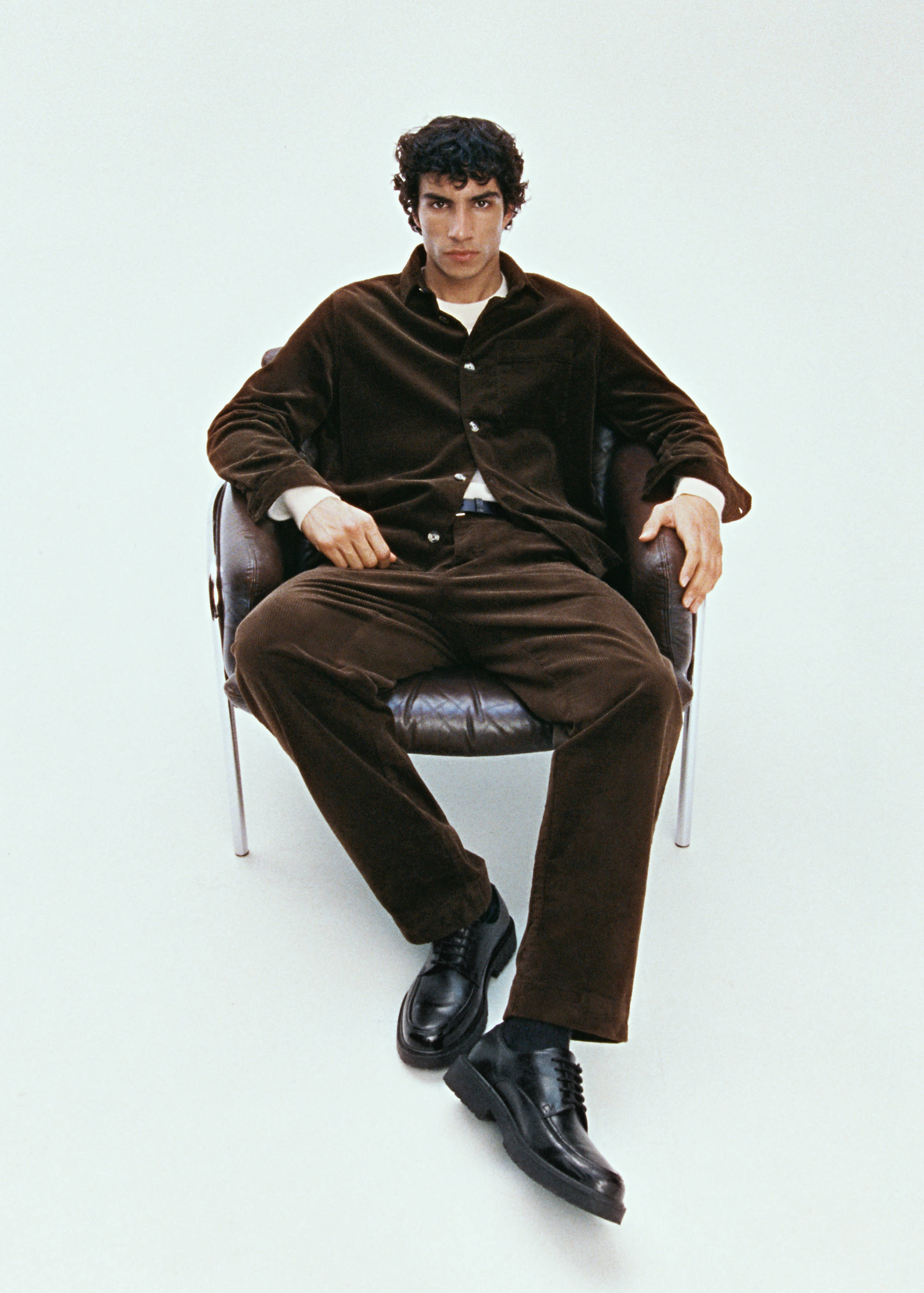 Corduroy straight-fit trousers - Details of the article 5