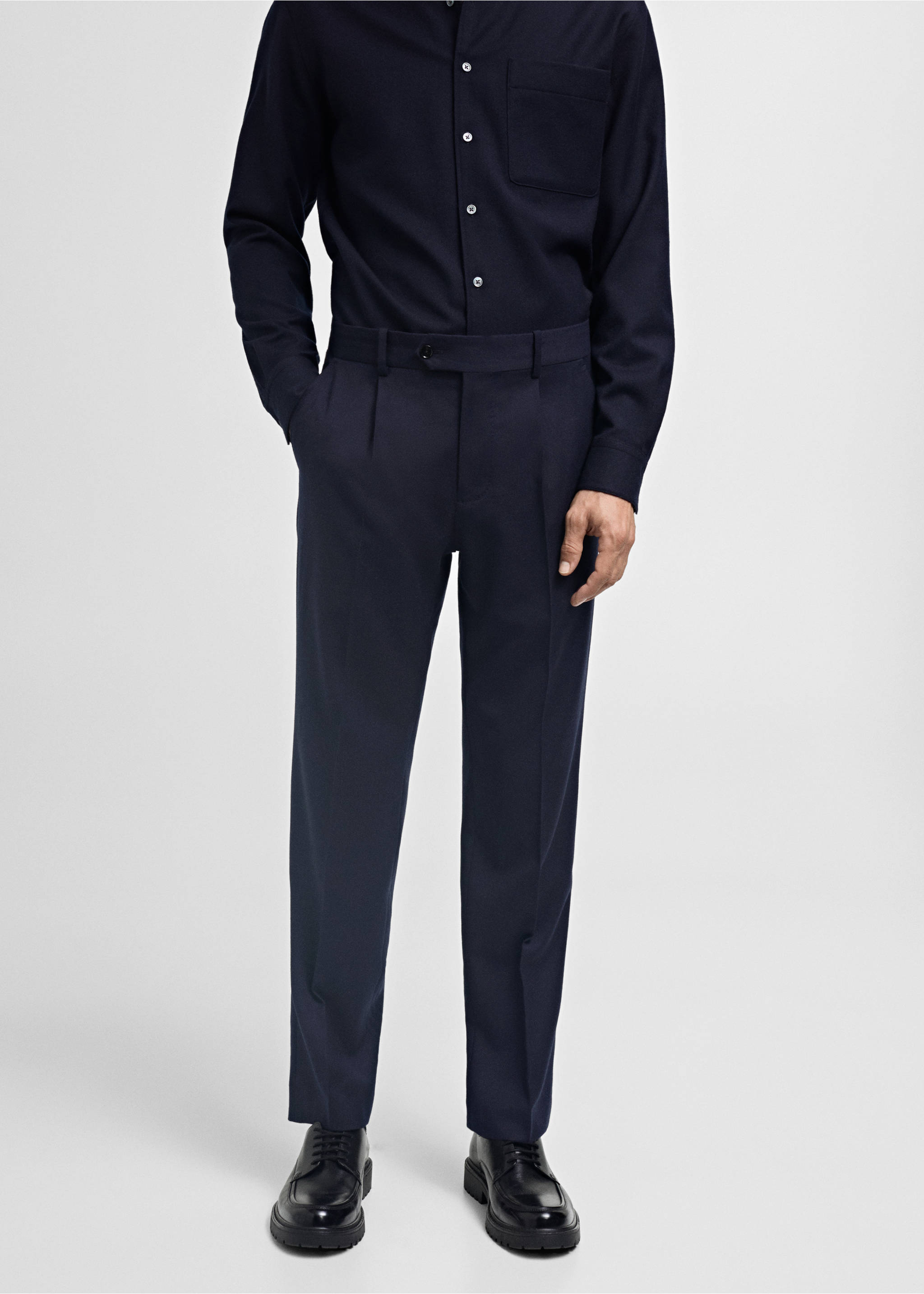 100% virgin wool flannel suit trousers - Medium plane, Dark Navy. Ref: 77017927-00.