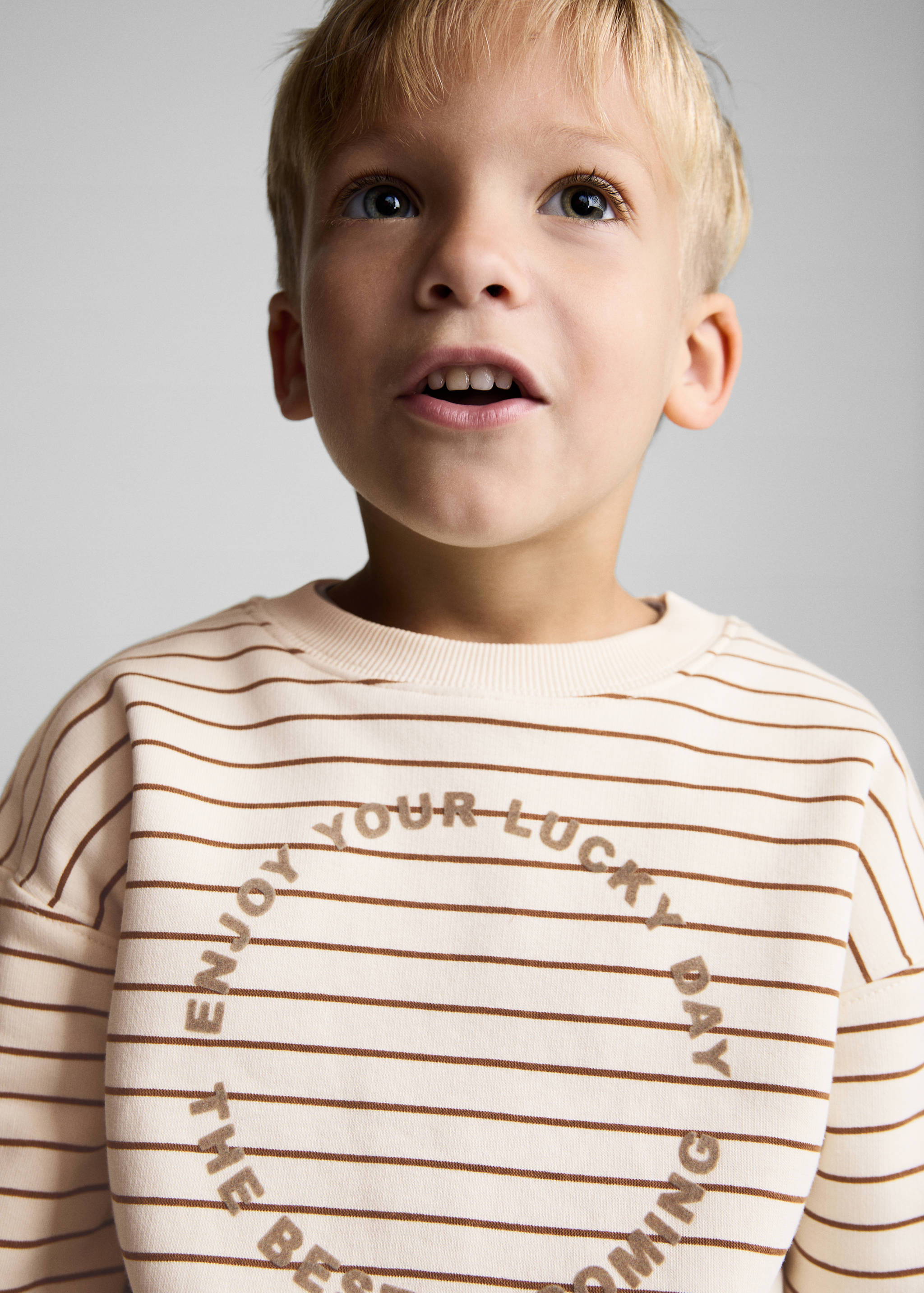 Gestreiftes Sweatshirt mit Text - Detail des Artikels 1