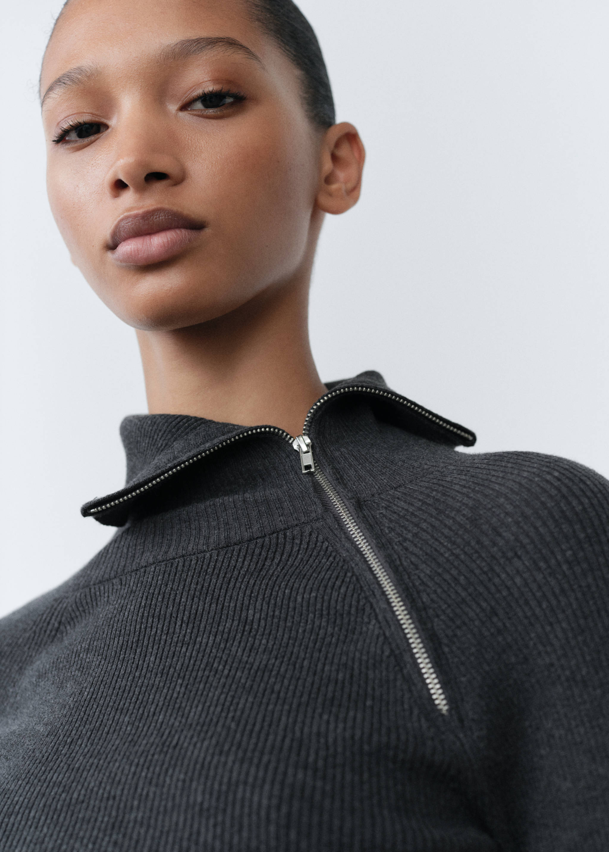 Žebrovaný svetr s límcem a zipem - Detail zboží 1