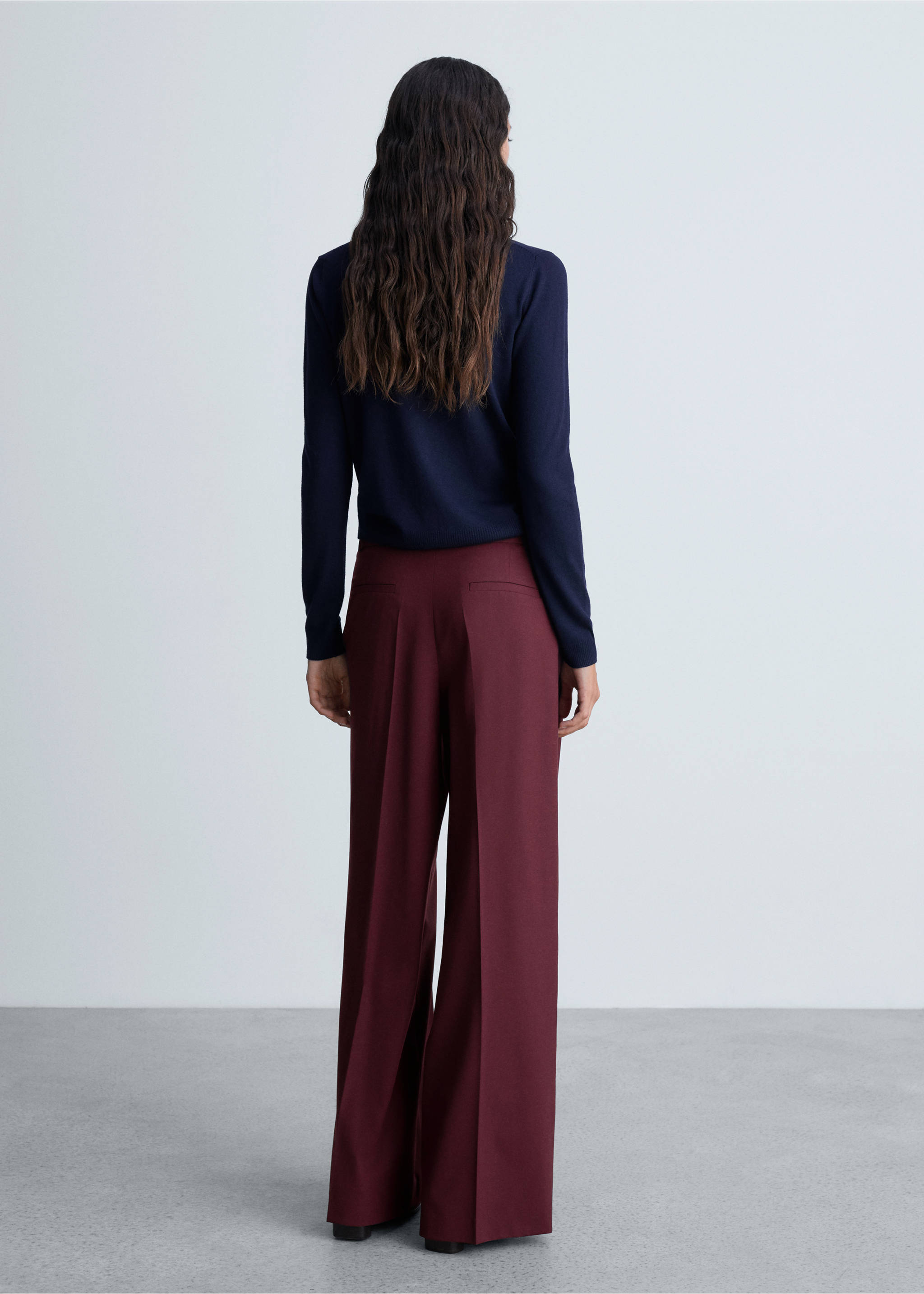 Wide leg pleated wool trousers - Reverse of the article, Maroon. Ref: 77018639-00.