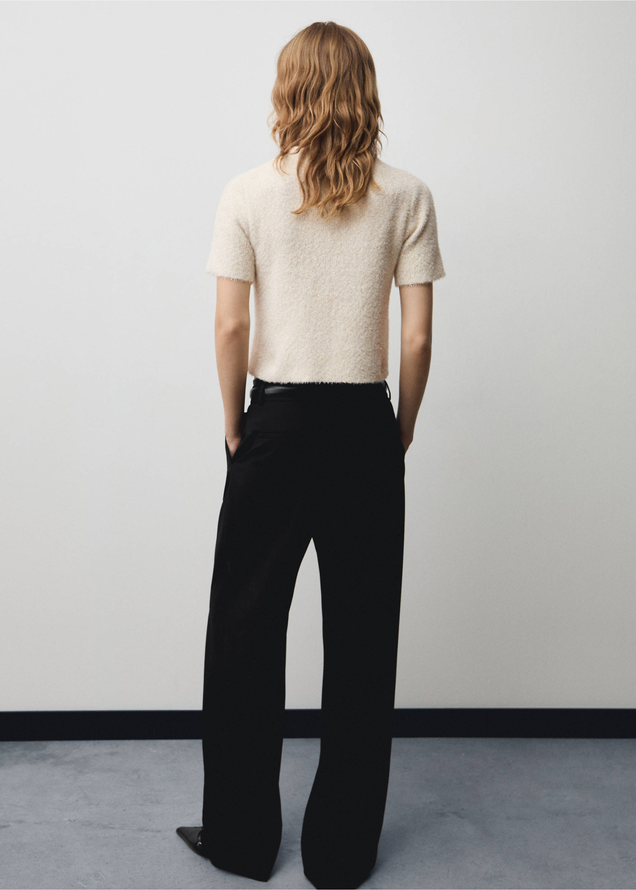 Short-sleeved sweater with shiny detail - Reverse of the article, Ecru. Ref: 77019059-00.