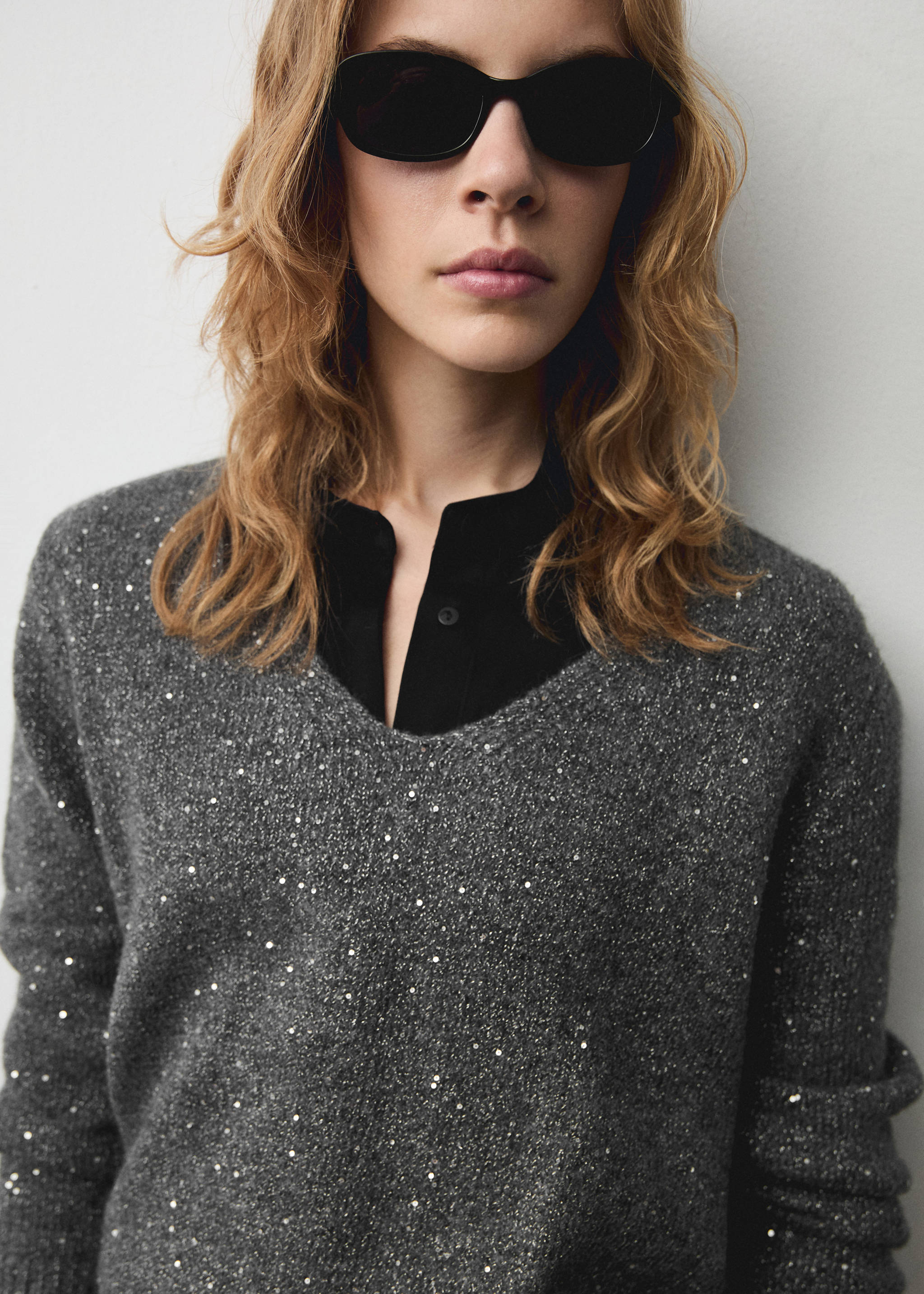 Jersey cuello pico lentejuelas - Detalle del artículo 1