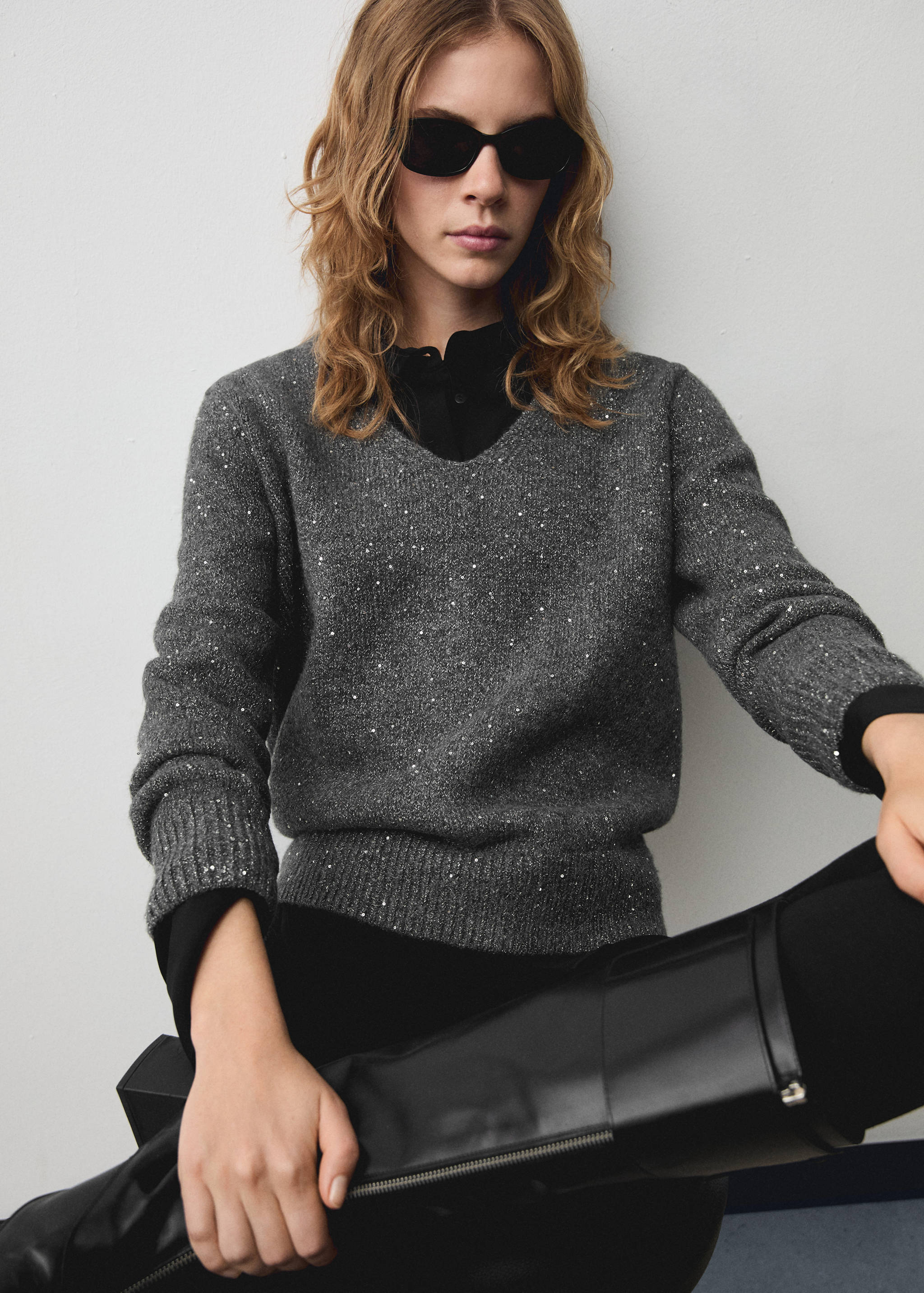 Jersey cuello pico lentejuelas - Detalle del artículo 2