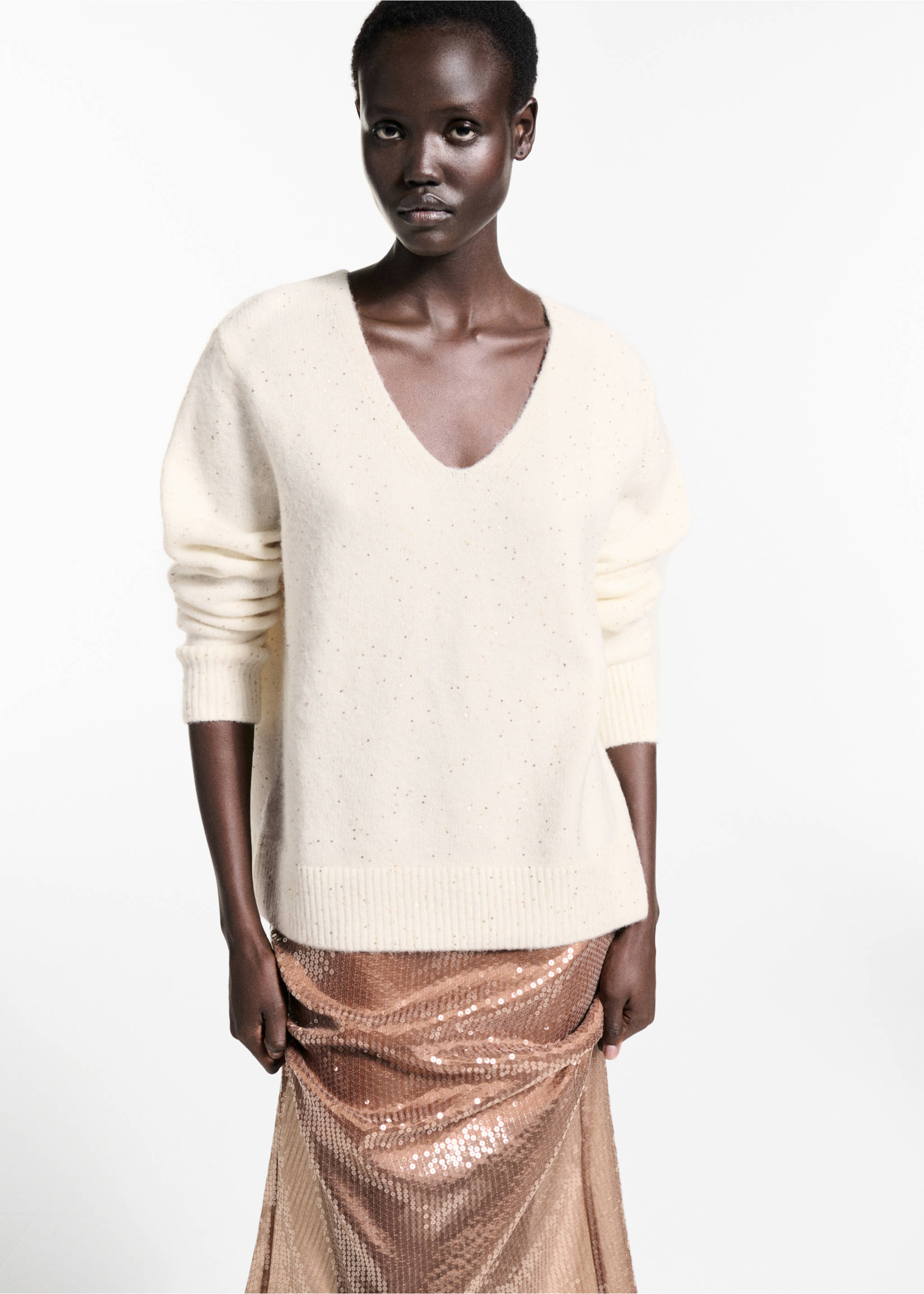 V-neck sequin sweater - Medium plane, Gold. Ref: 77019072-00.