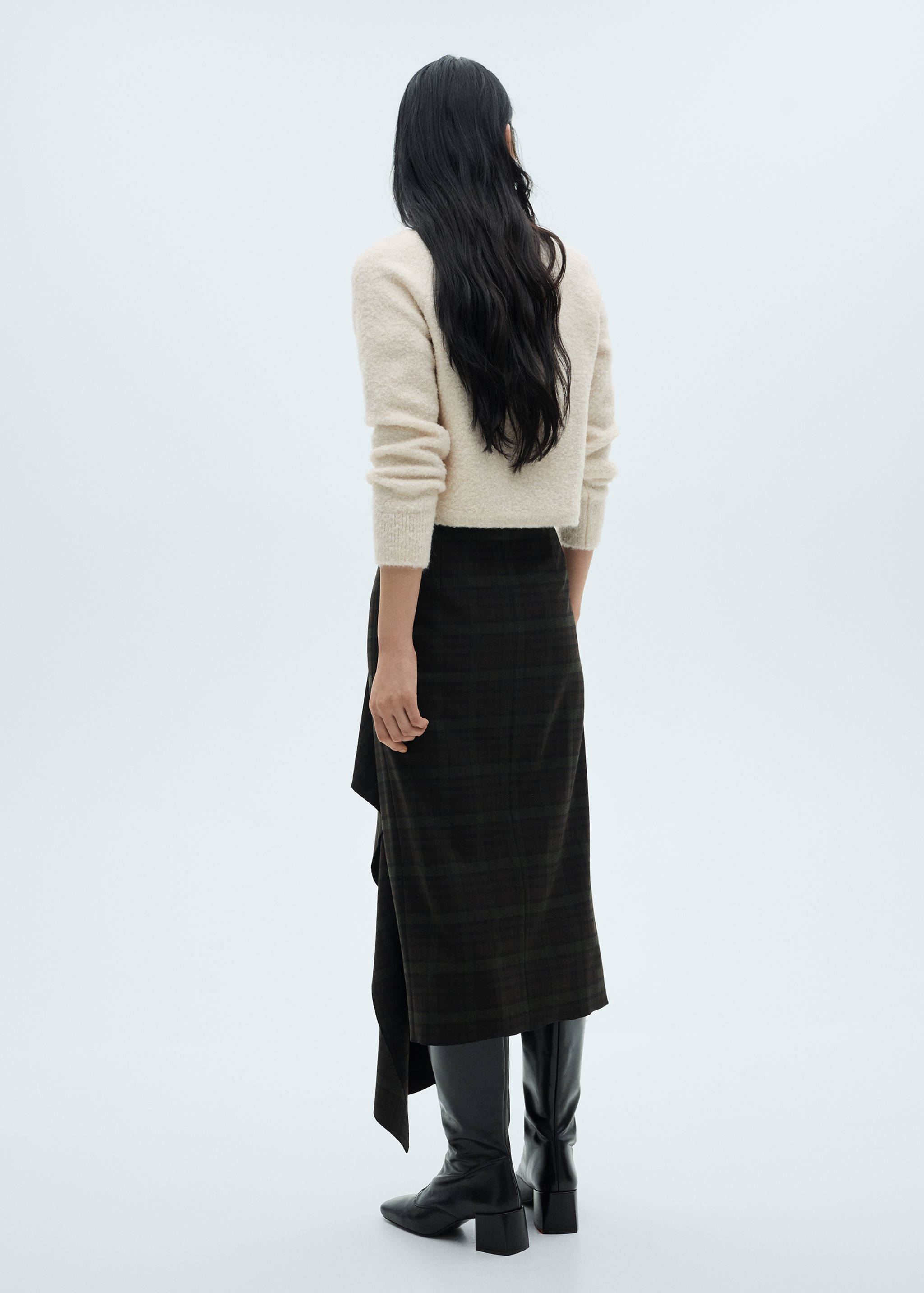 Bouclé-Pullover mit halbhohem Kragen - Rückseite des Artikels