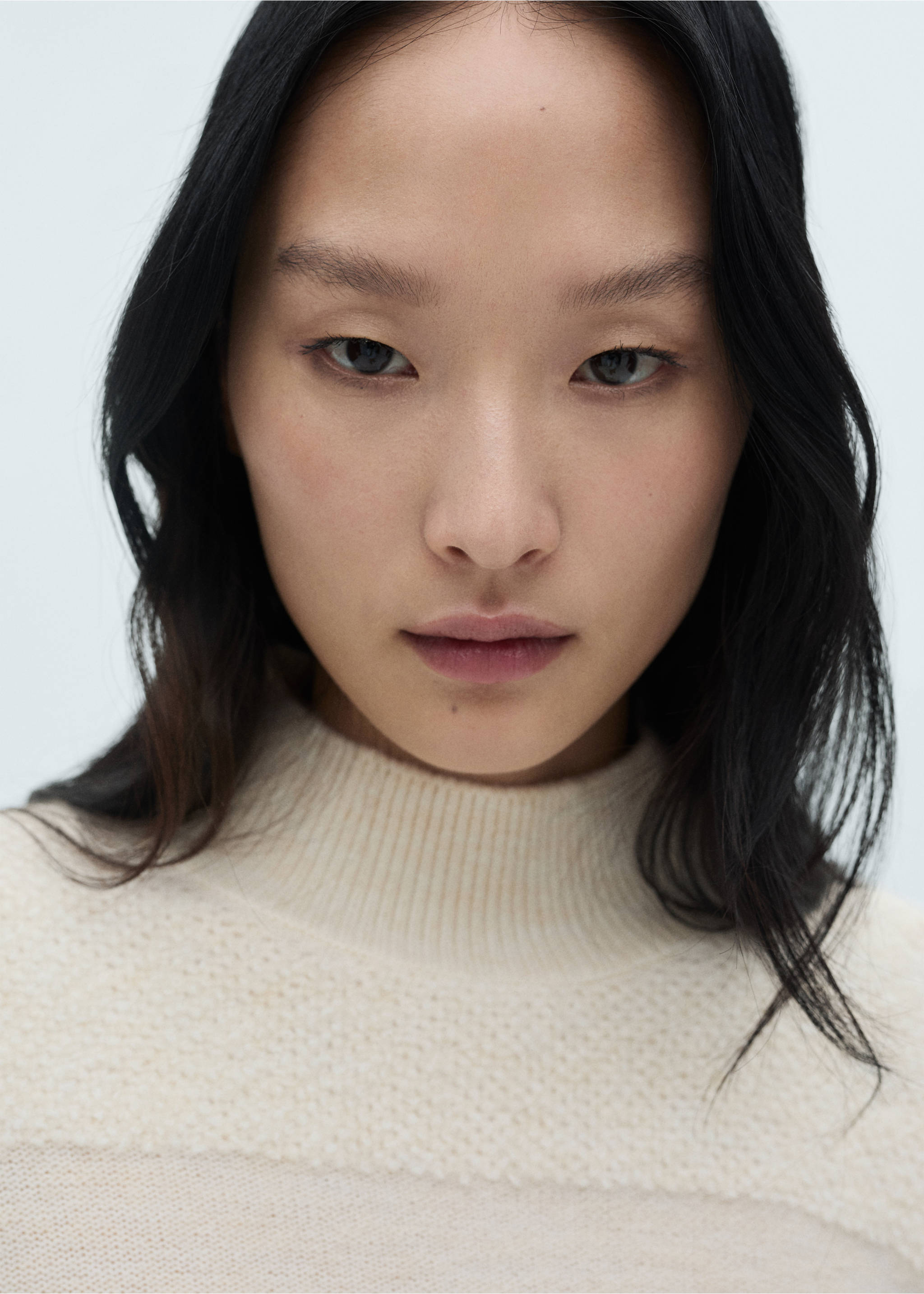 Perkins-neck panelled sweater - Details of the article 1, Ecru. Ref: 77019078-00.